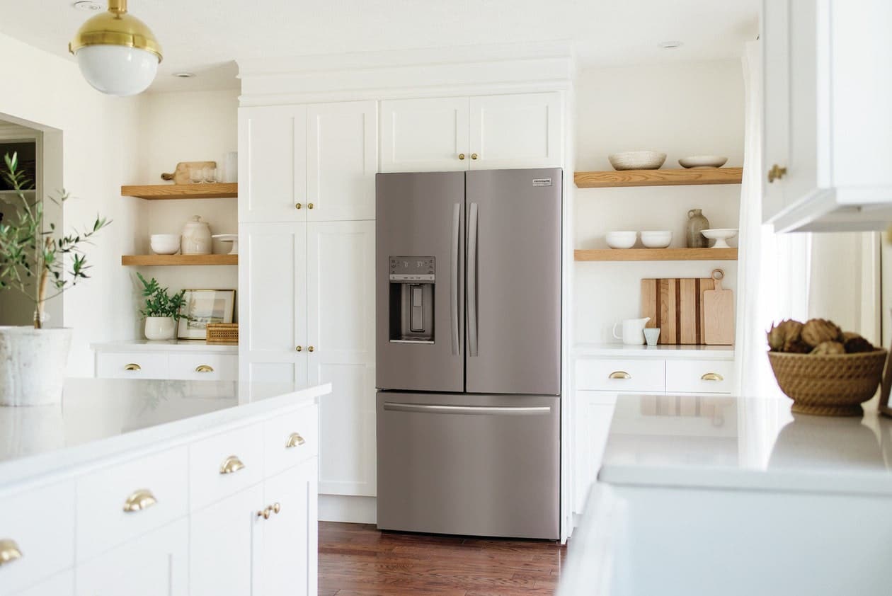 Frigidaire GRFC2353AF Smudge Proof Stainless Steel, W/ Dispenser