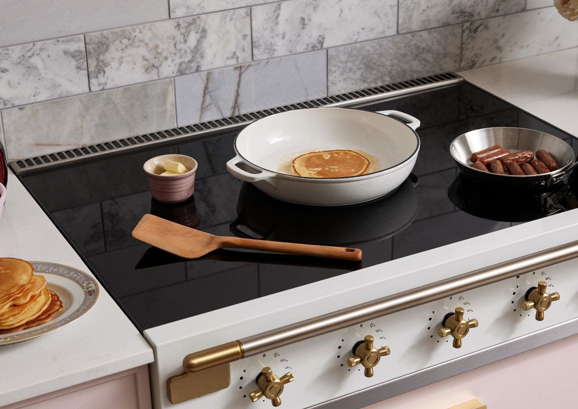 AGA AEL361INRTABWHT White With Antique Brass Trim