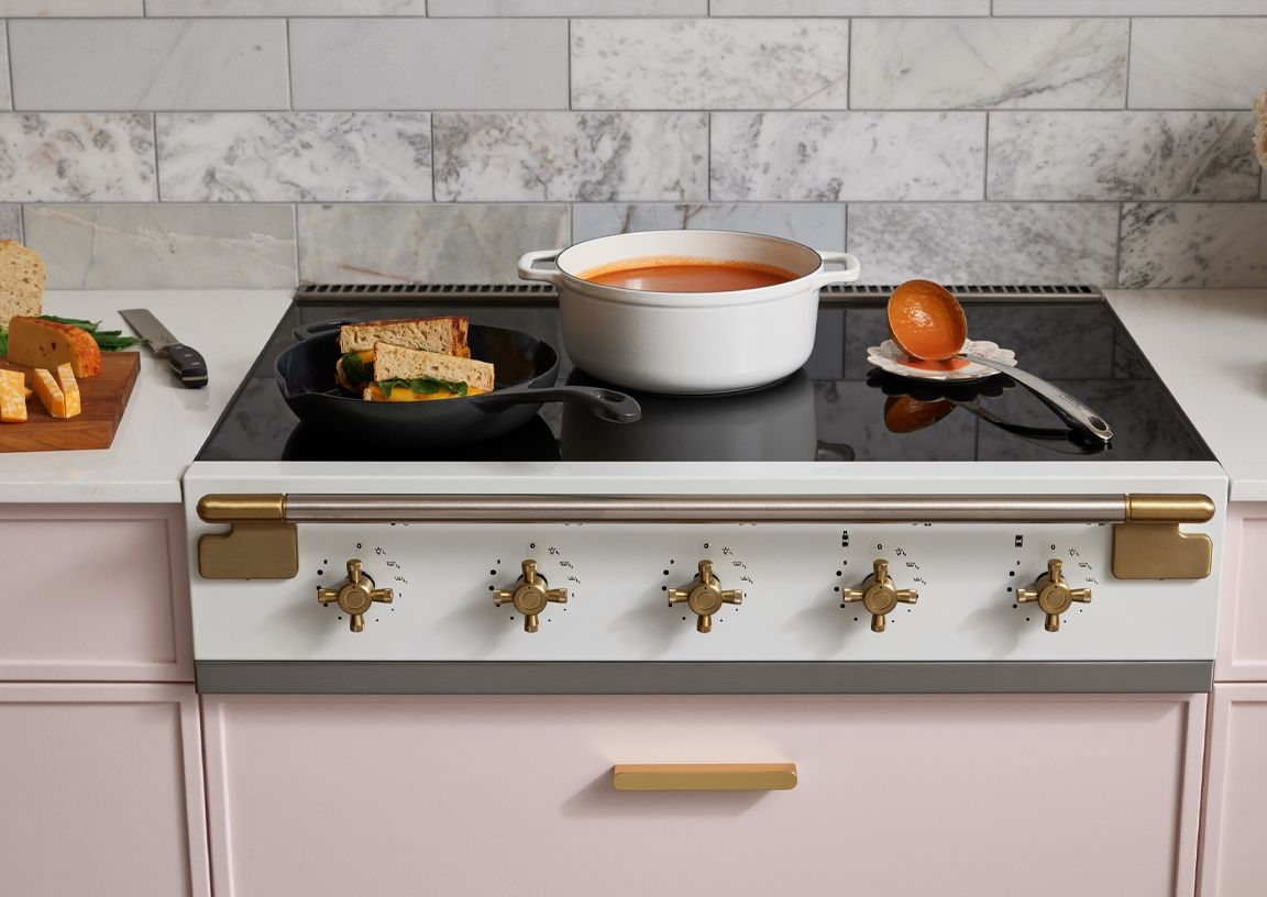 AGA AEL361INRTABWHT White With Antique Brass Trim