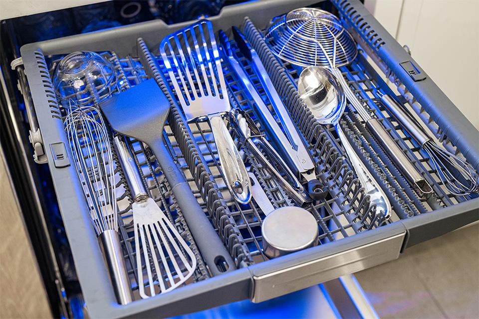 Thermador DWHD660EFM Stainless Steel With Masterpiece Handle