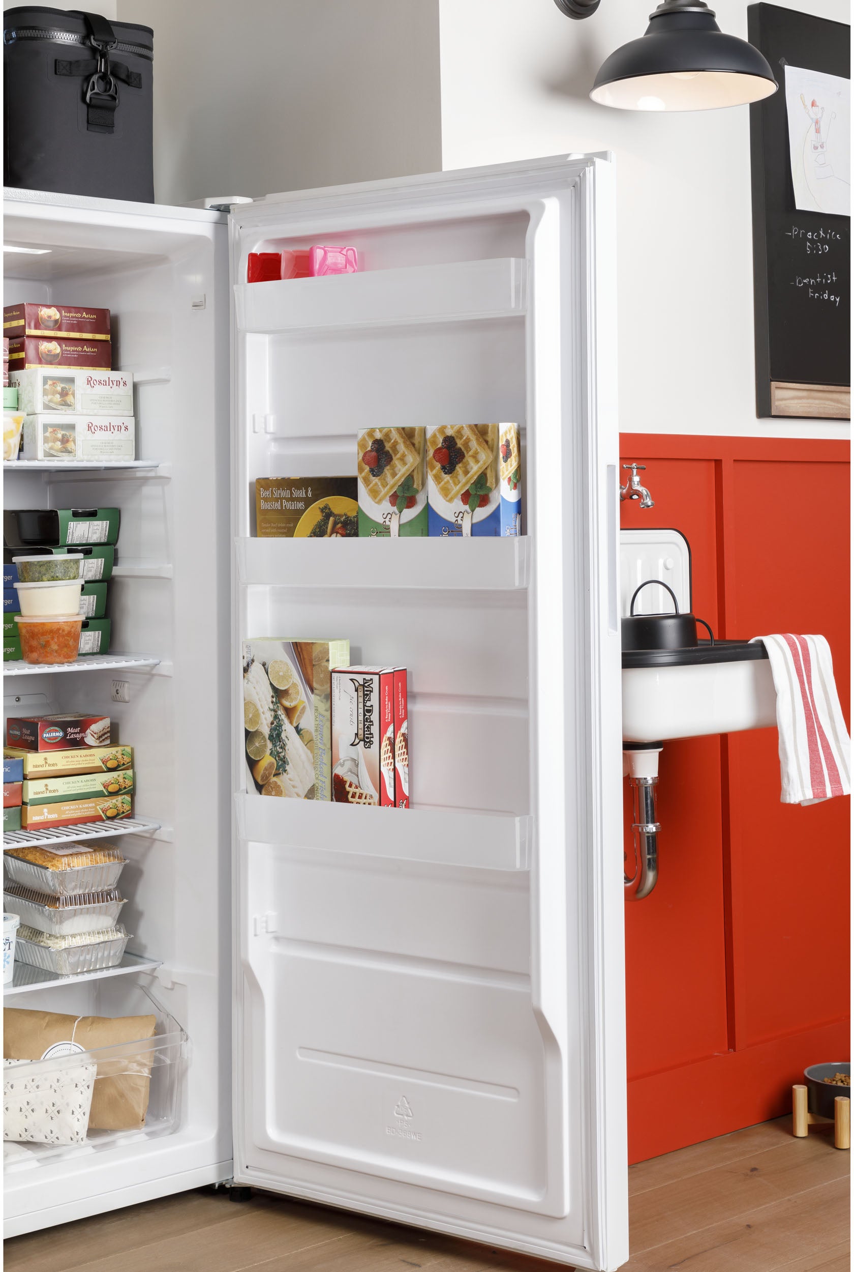 Hotpoint Upright Freezer - Thumbnail 4