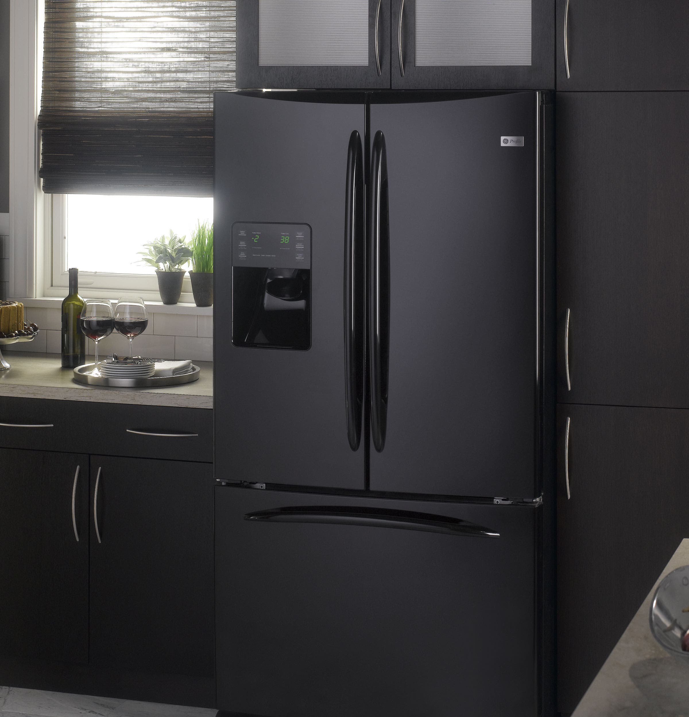 GE PFSF6PKXBB Black