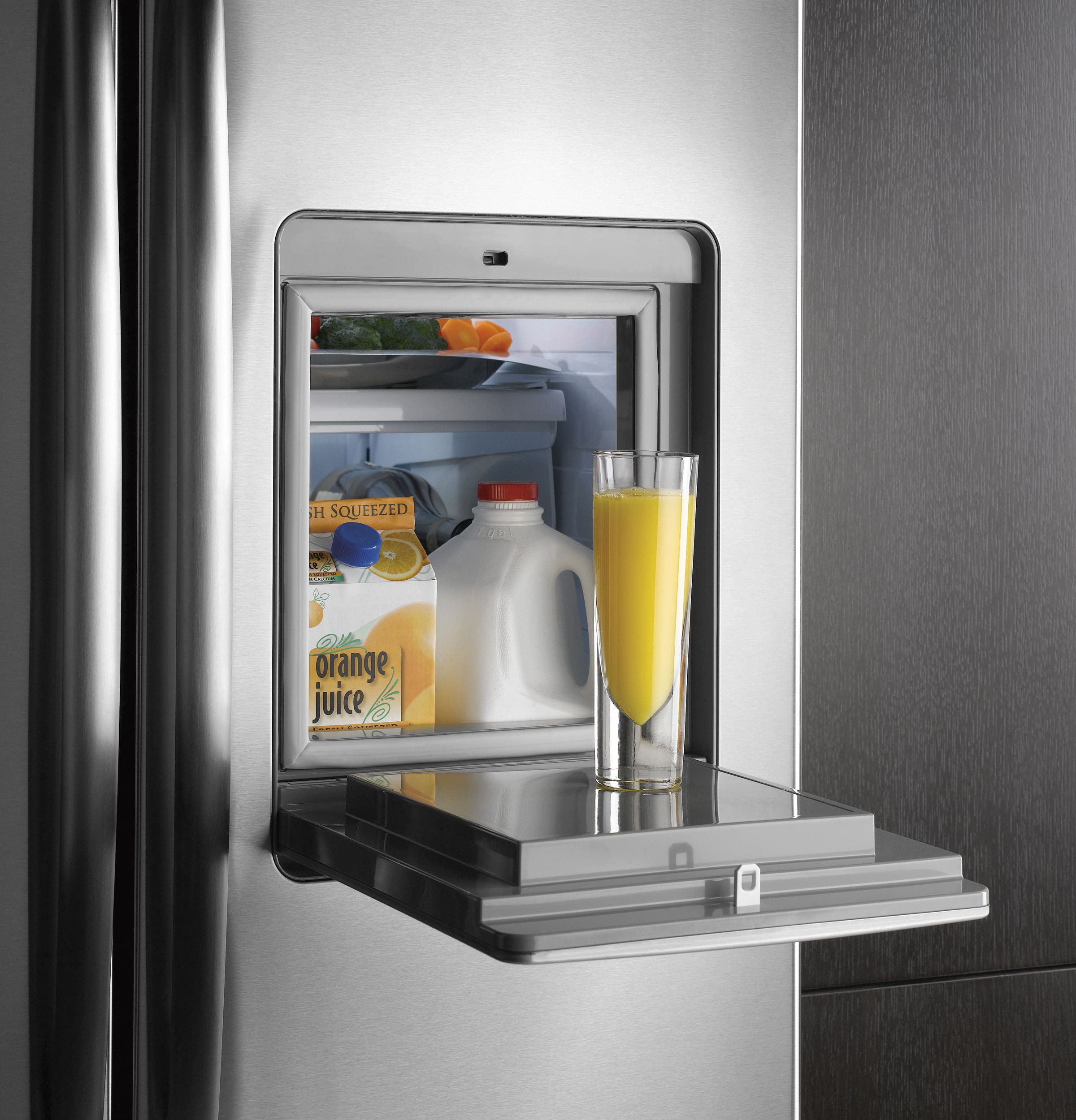 GE PFSS6SMXSS With Refreshment Center
