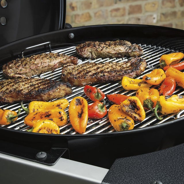 Weber 15503001 22 Inch Performer® Deluxe Charcoal Grill with 363 ...