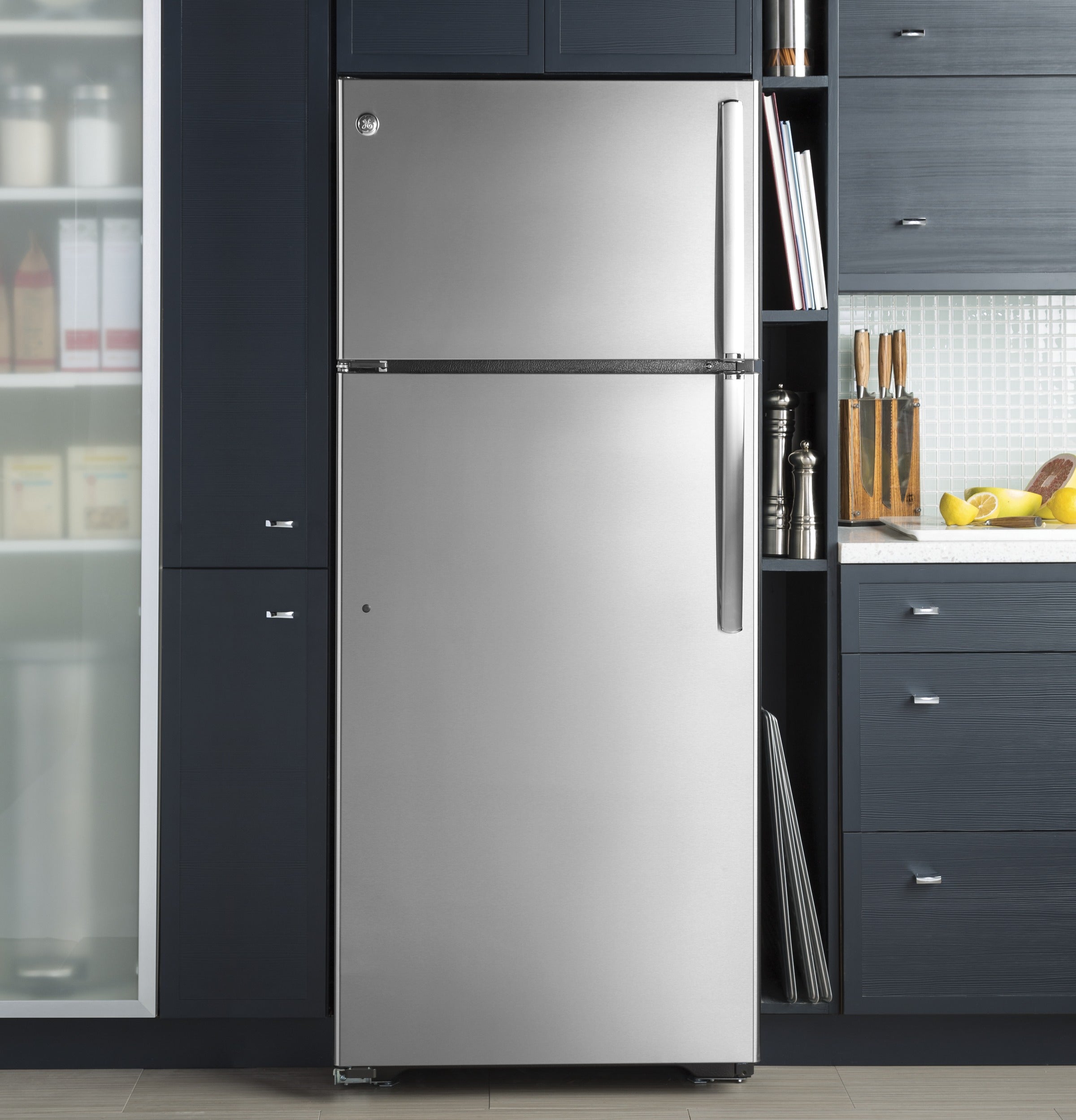 GE GAS18PSJSS Top Freezer Refrigerator
