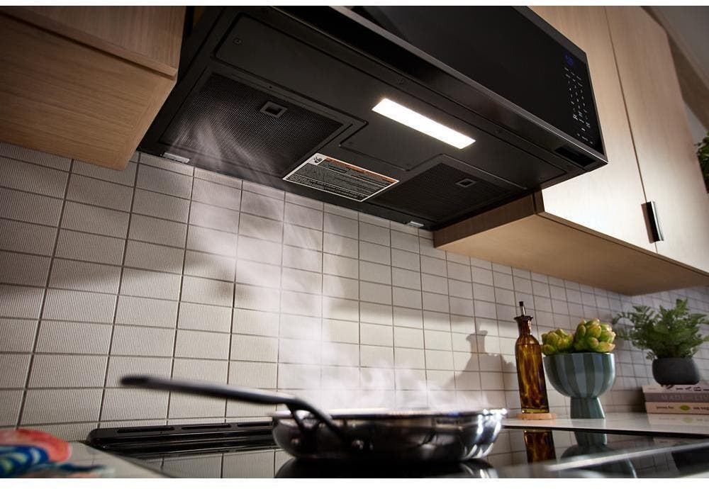 KitchenAid KMML550RBS Black Stainless Steel with PrintShield Finish