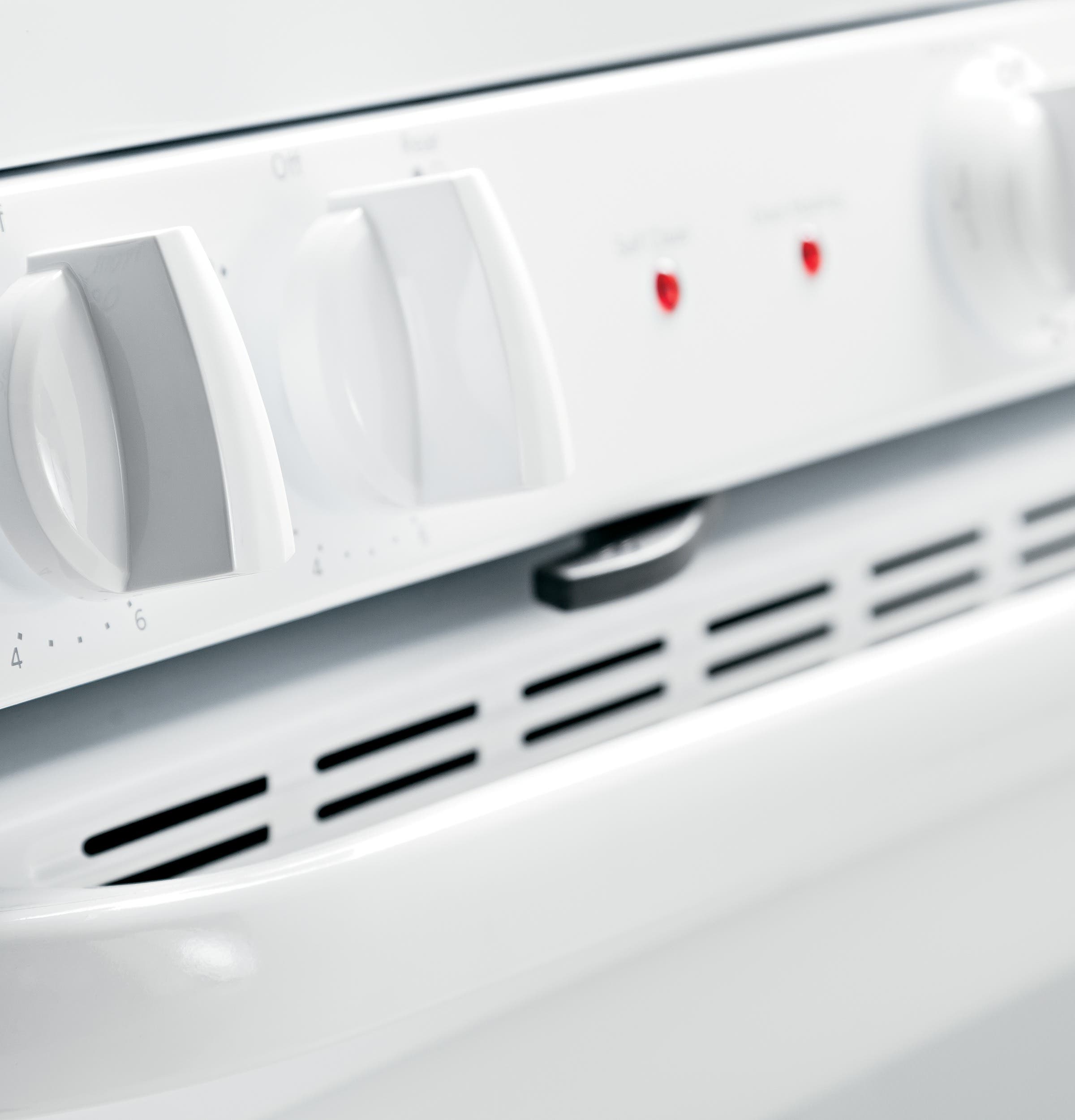 GE JB450DFWW White