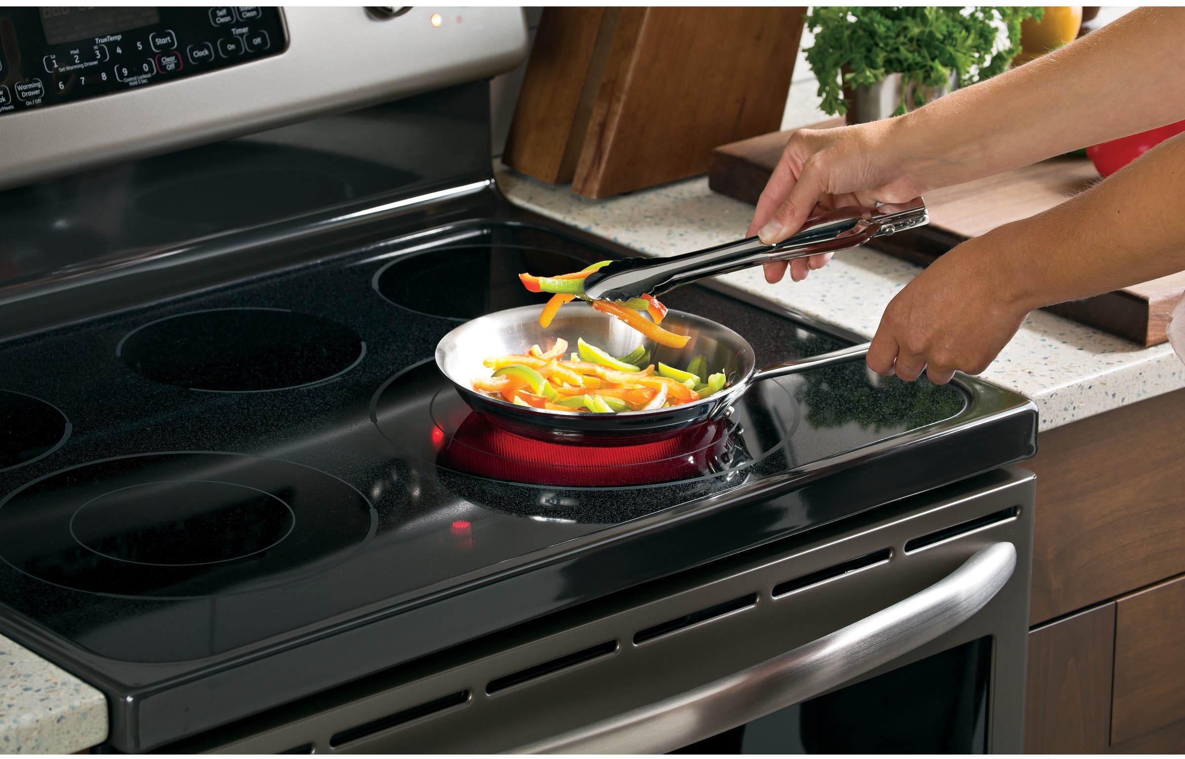 GE JB705EDES 30" Free-Standing Electric Range