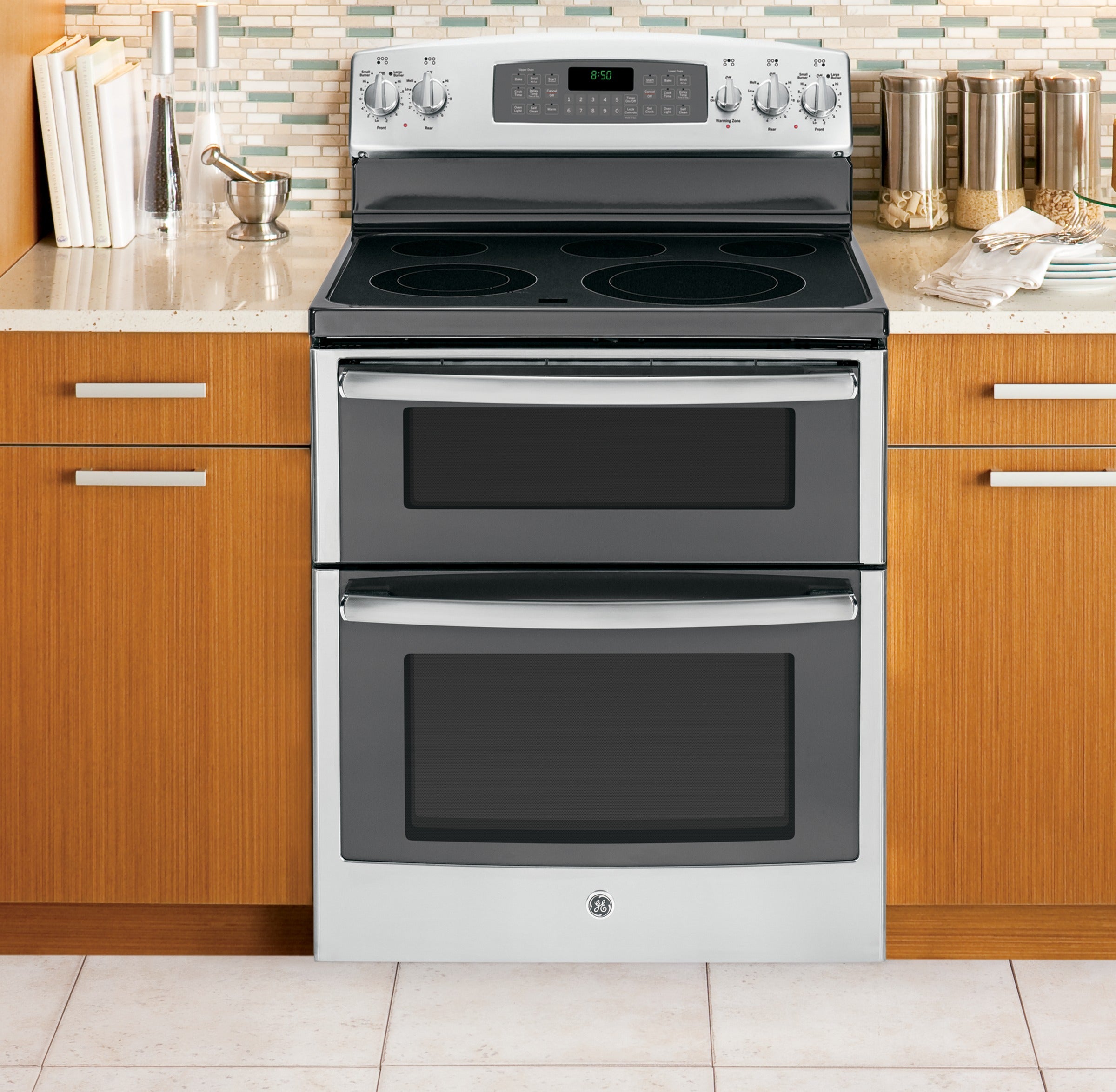 GE Free-Standing Electric Double Oven Range - Thumbnail 4