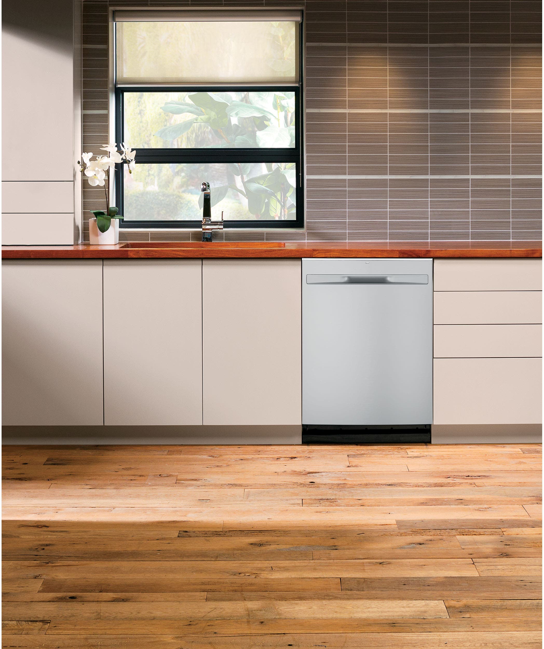 GE GDP615HYNFS Fingerprint Resistant Stainless