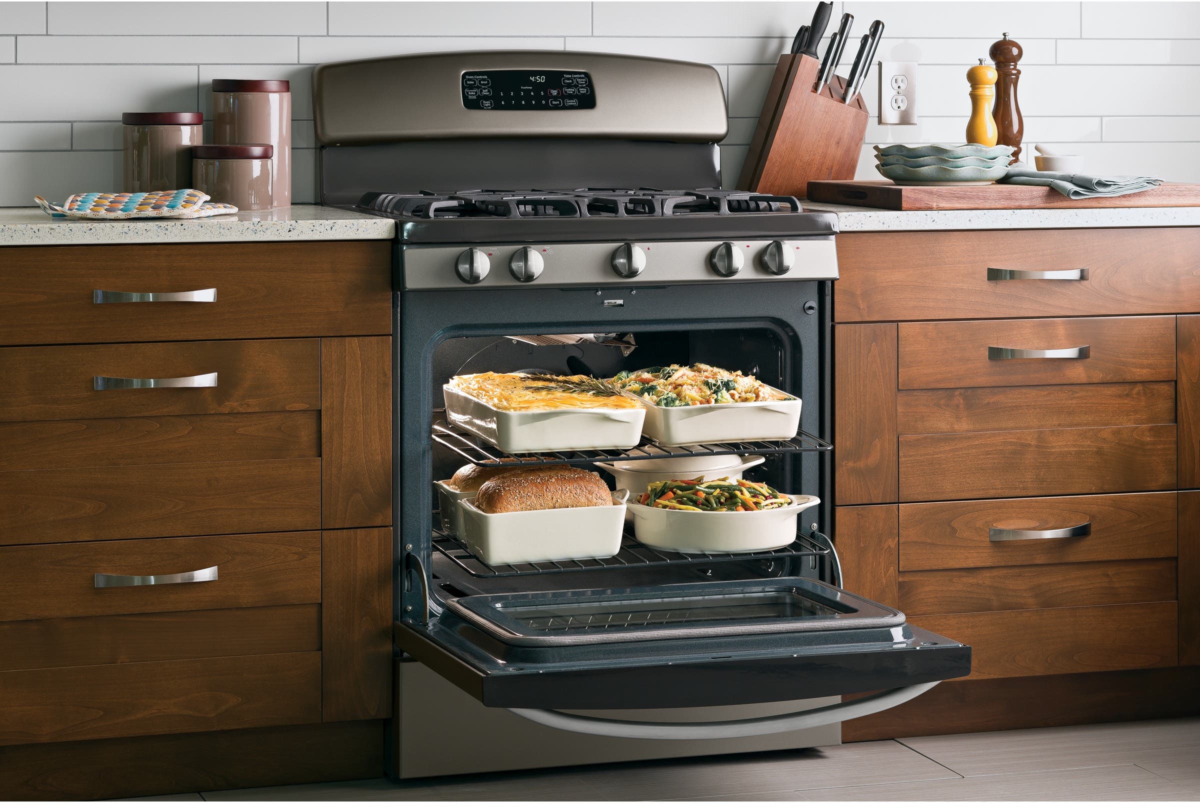 GE JGB600EEDES 30" Freestanding Gas Range