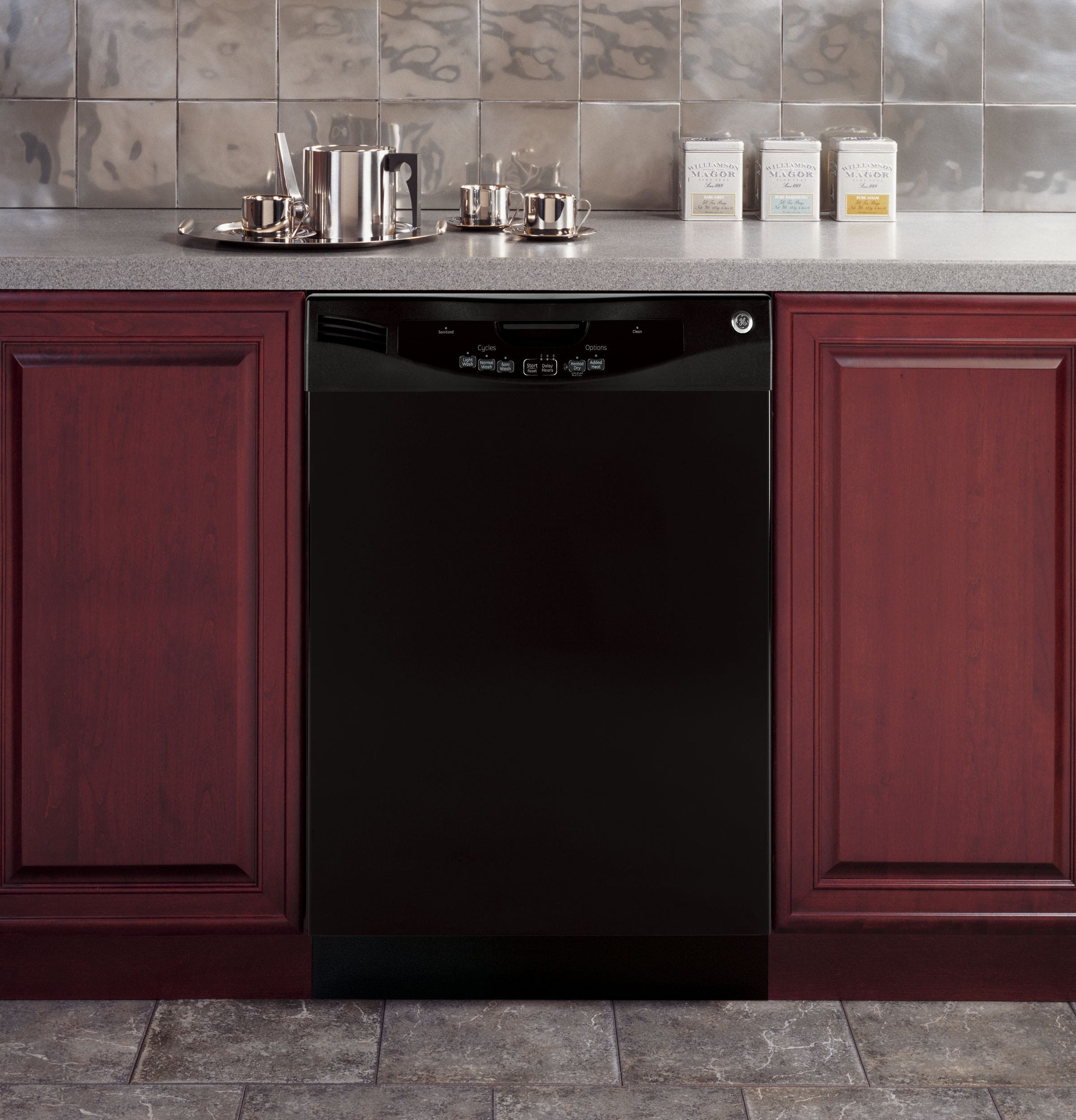 GE GLD4404RBB Black
