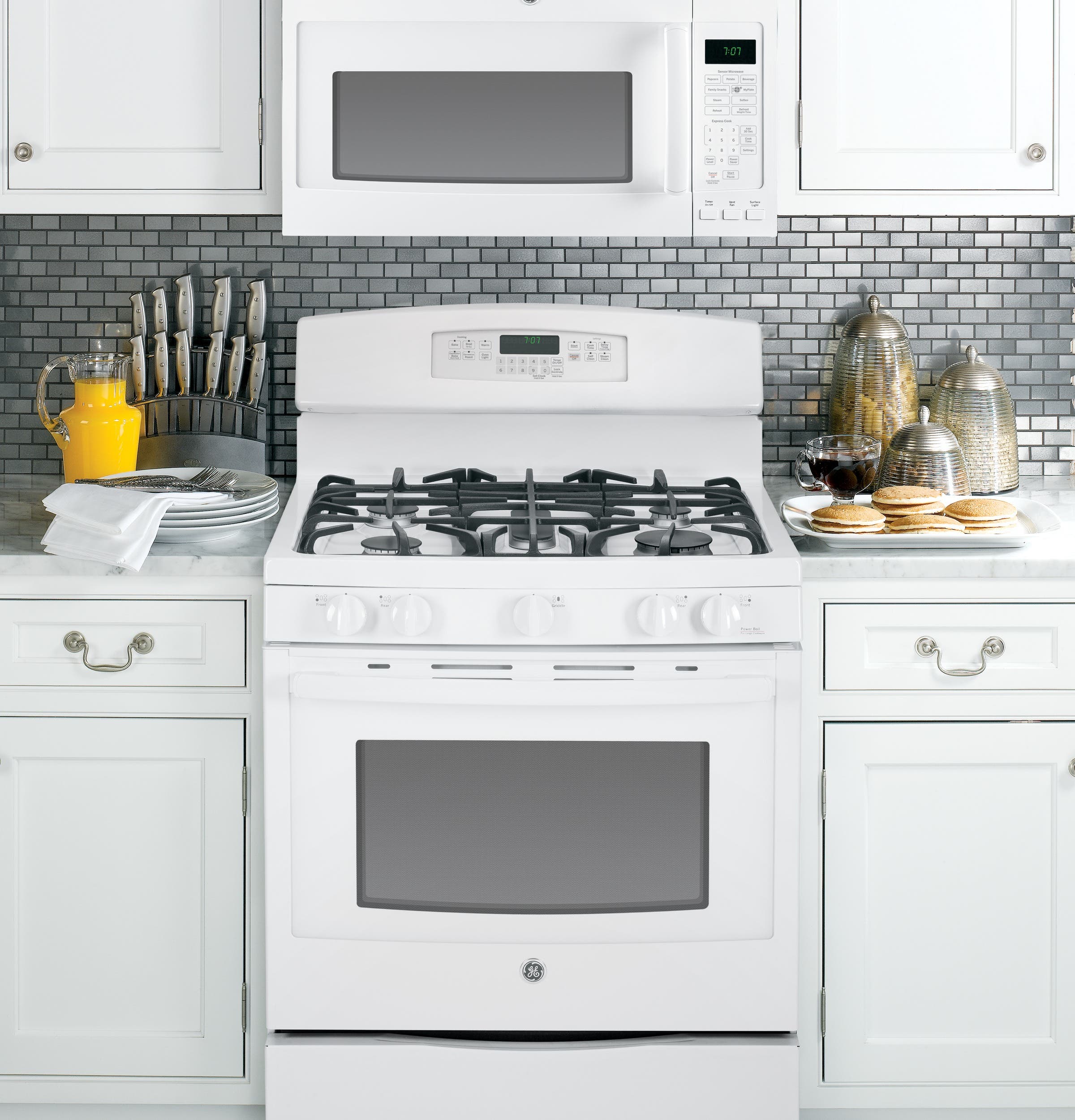GE JGB750DEFWW White