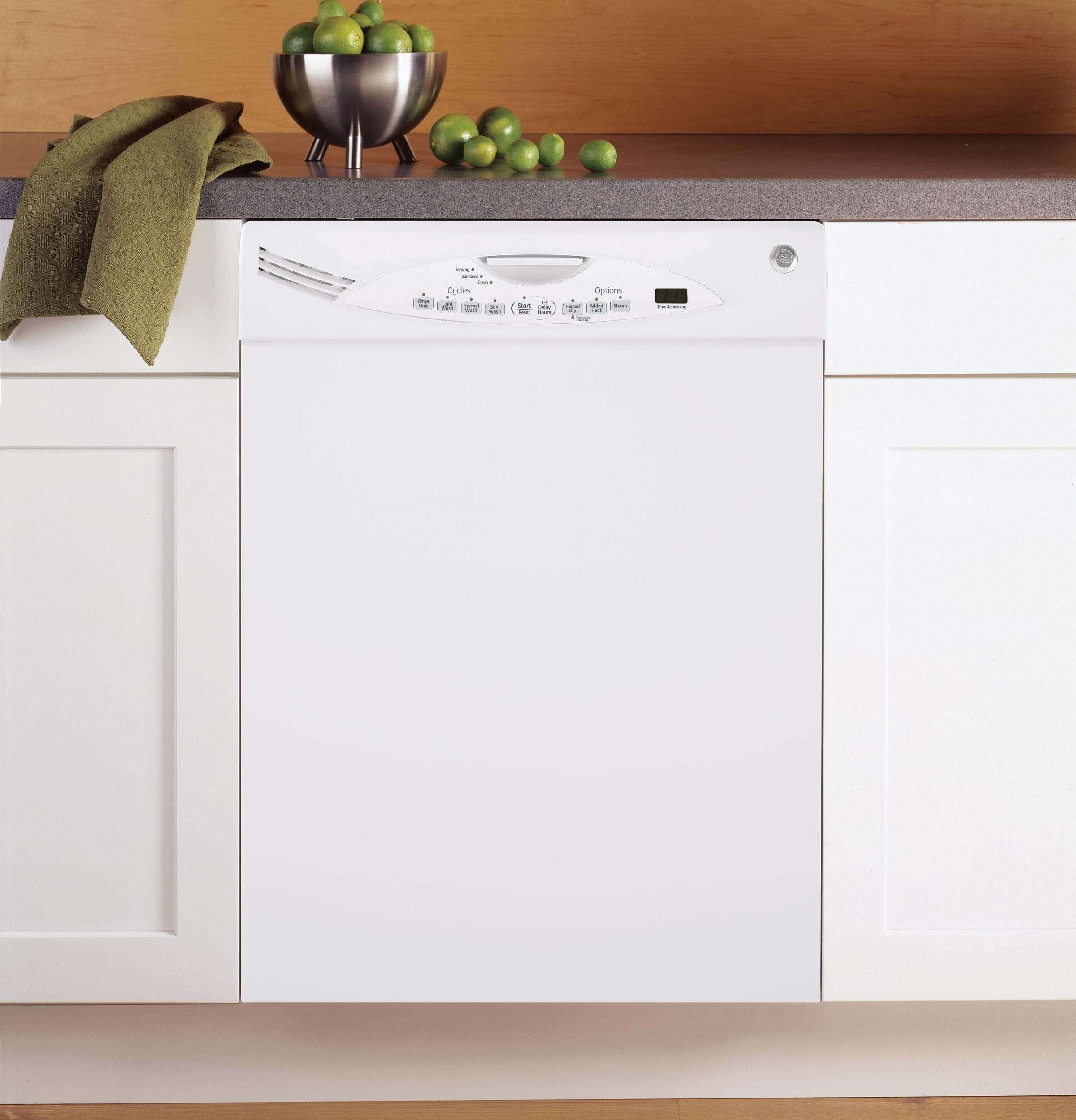 GE GLD6904RWW White on White