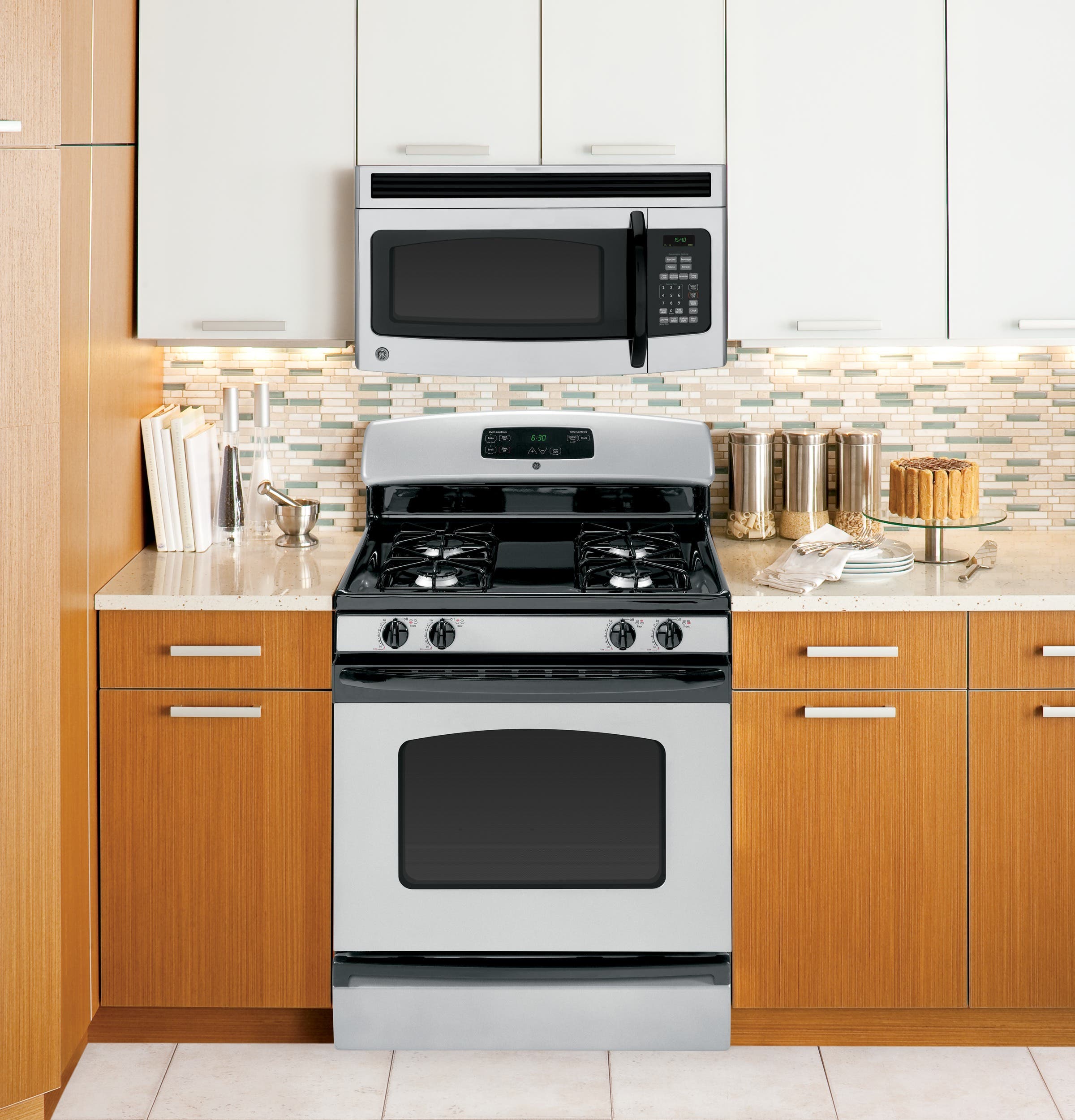 GE JGBS18GETSA Silver