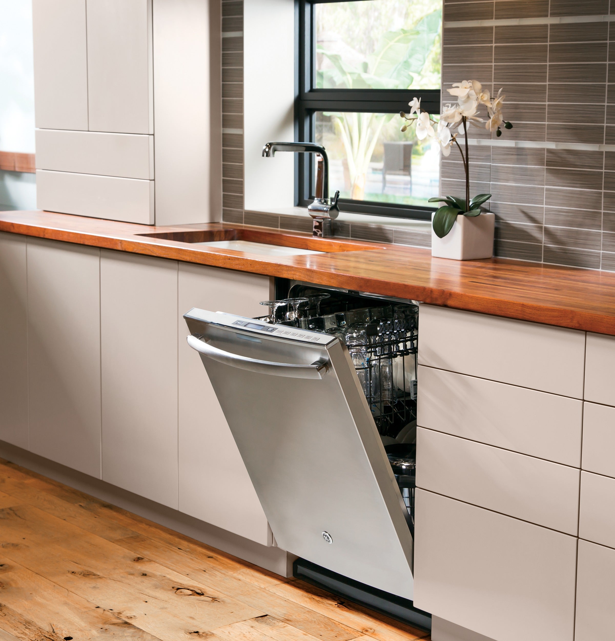 GE PDT750SSFSS Dishwasher - Thumbnail 2