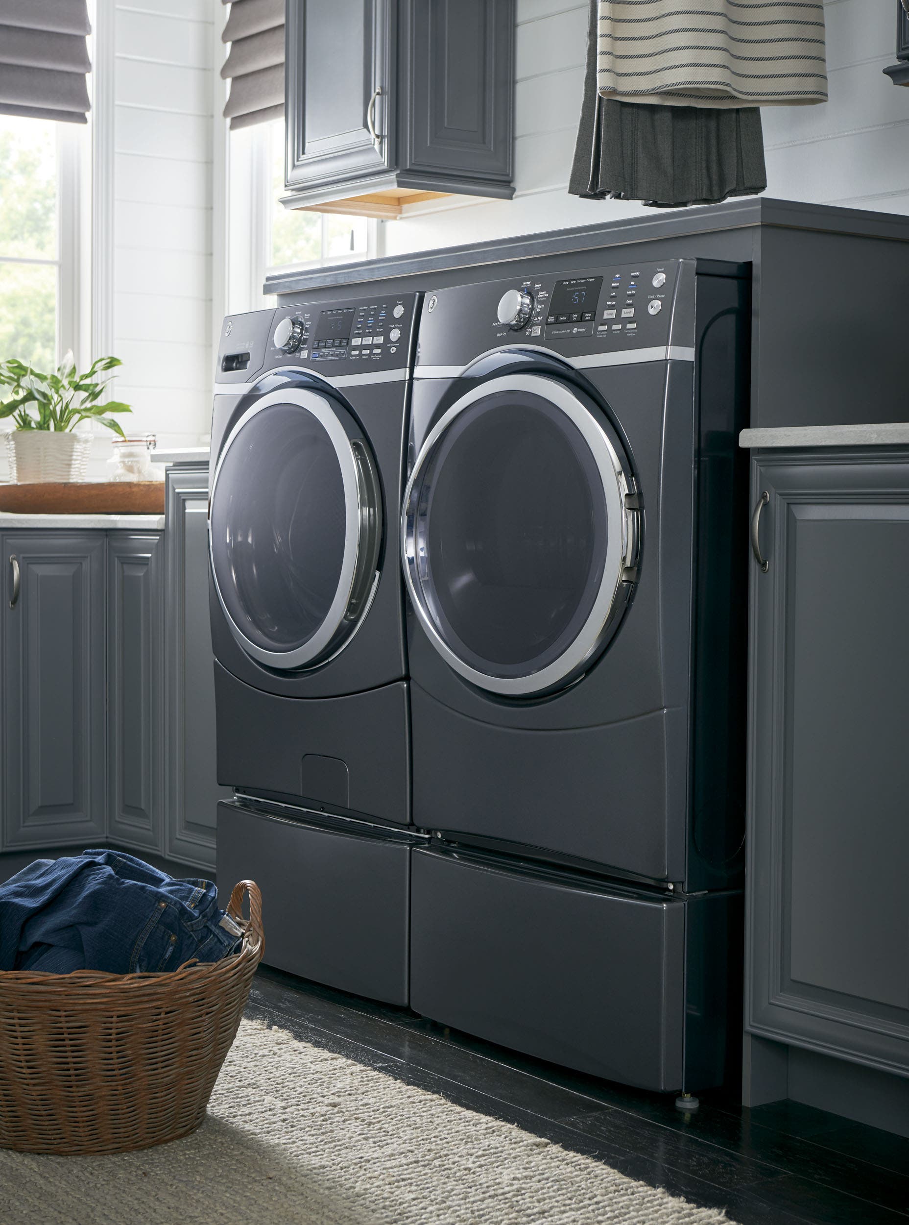 GE GFD45GSPKDG Gray