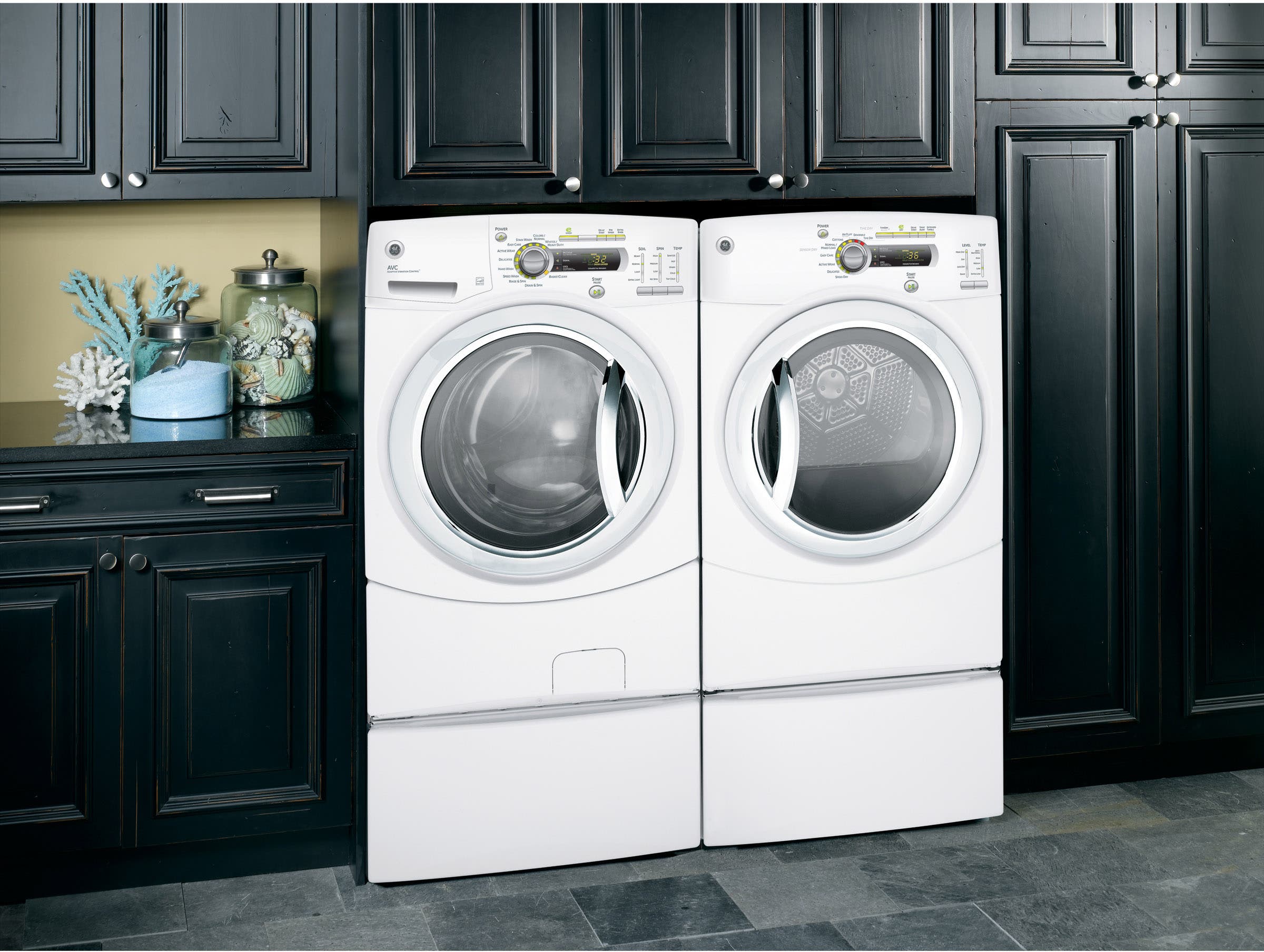 GE GFDN240ELWW White on White