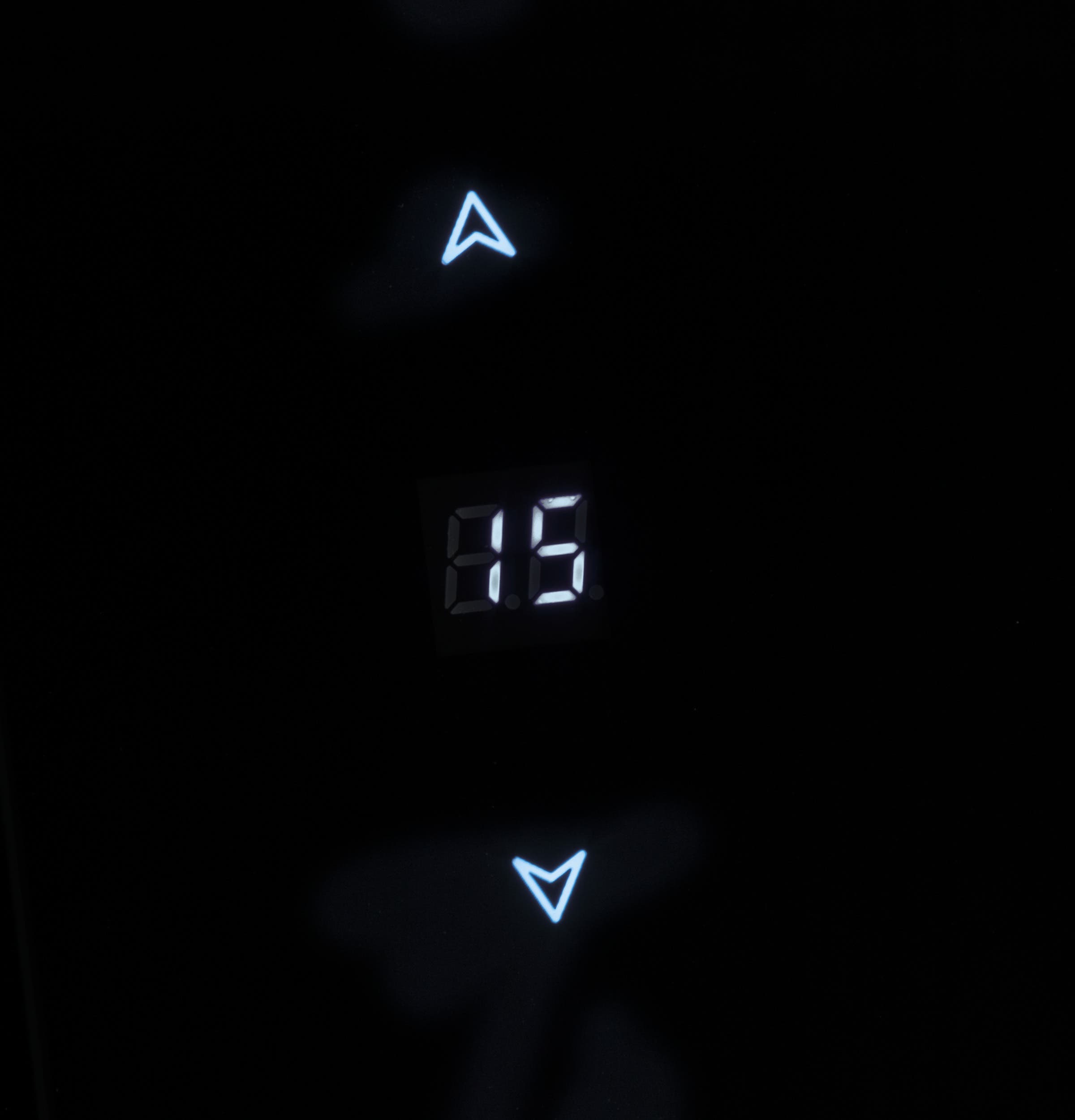 Haier HCH2400ACB Black