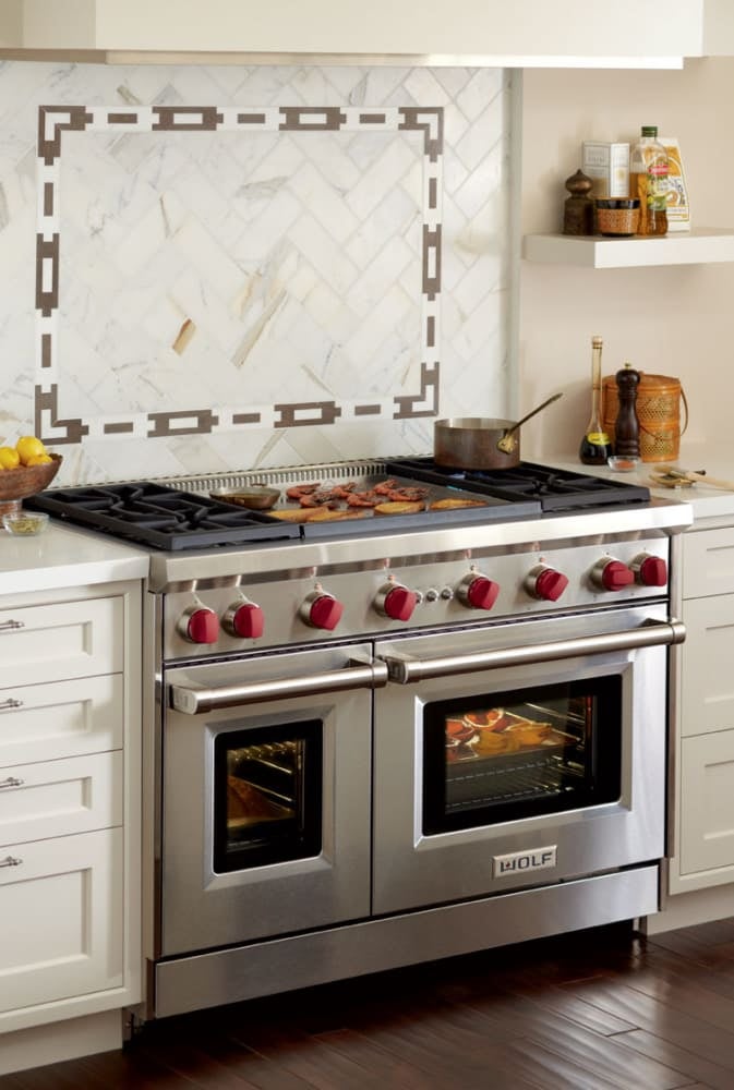 Wolf GR484DGLP 48 Inch Pro-Style Gas Range with 4 Dual-Stacked Se...