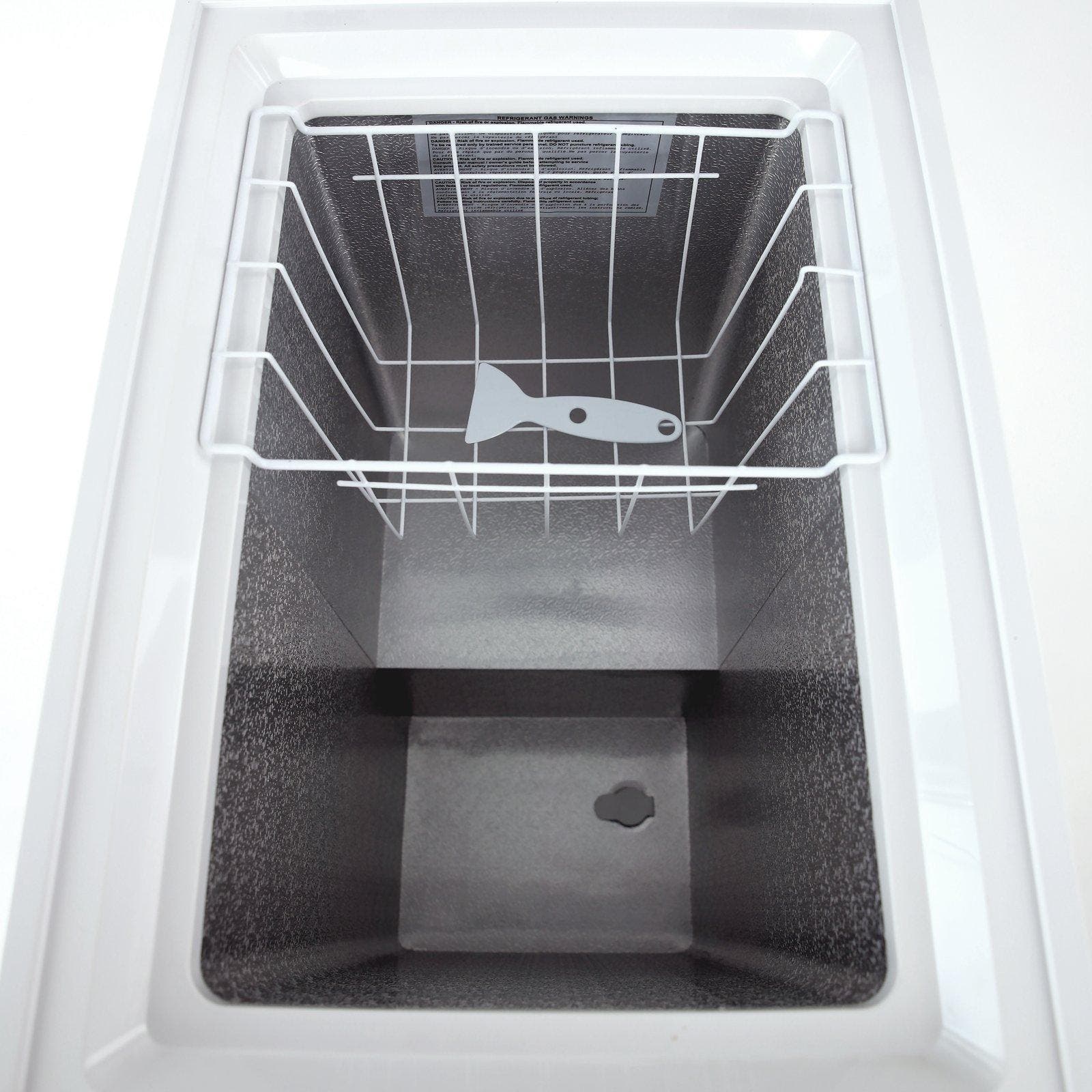 Avanti CF24Q0W 2.5 cu ft. Manual Defrost Chest Freezer
