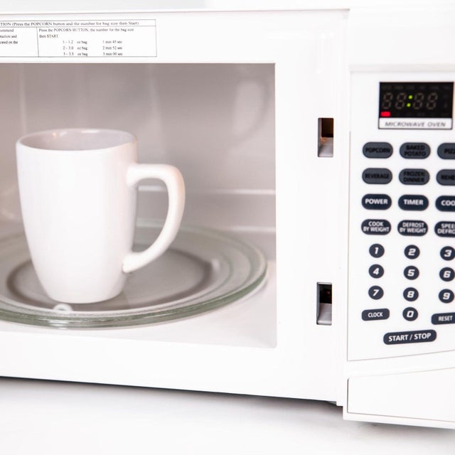 Avanti MO7192TB 0.7 cu. ft. Countertop Microwave Oven with 700 Wat...