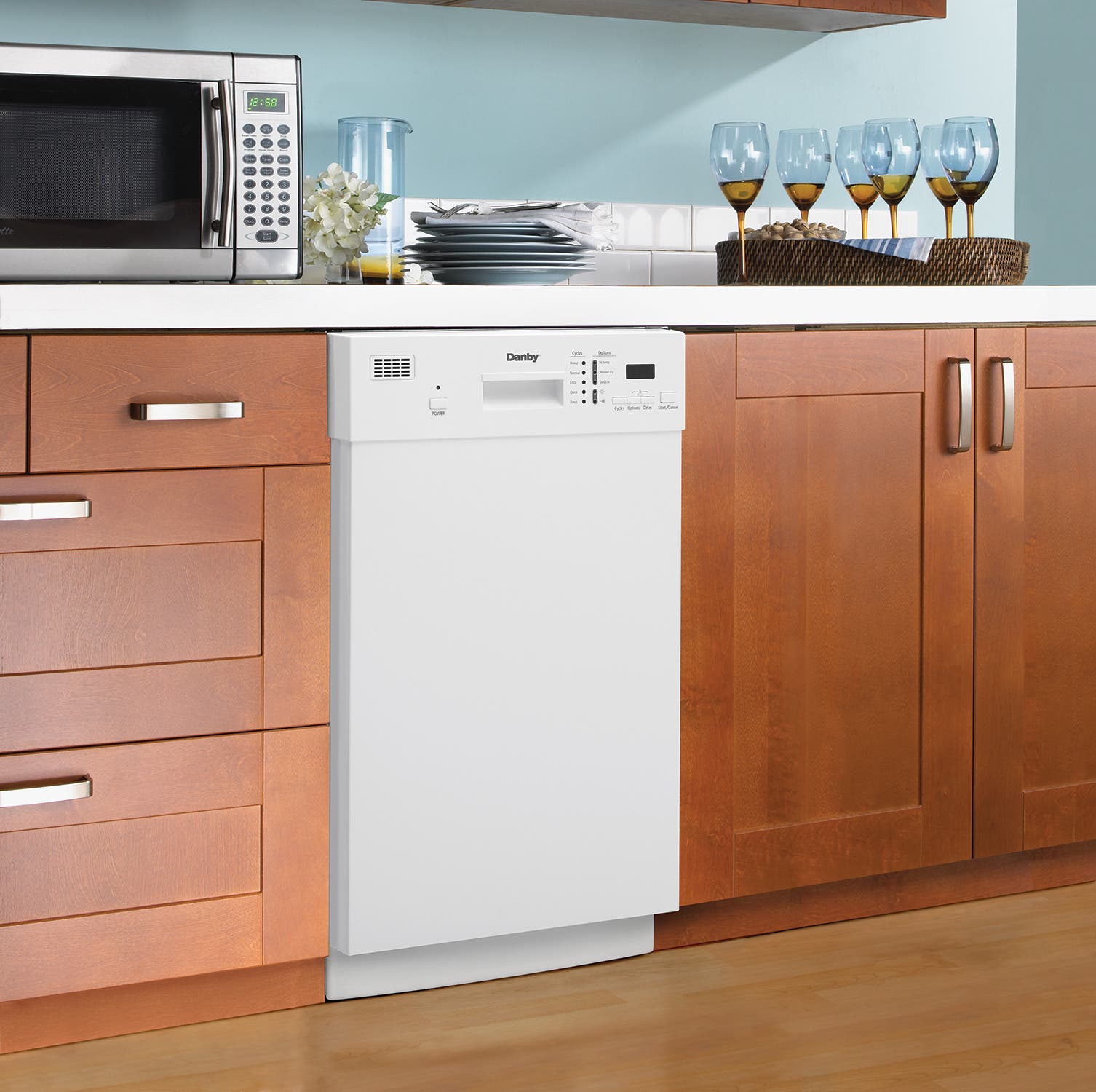 Danby DDW1804EW White