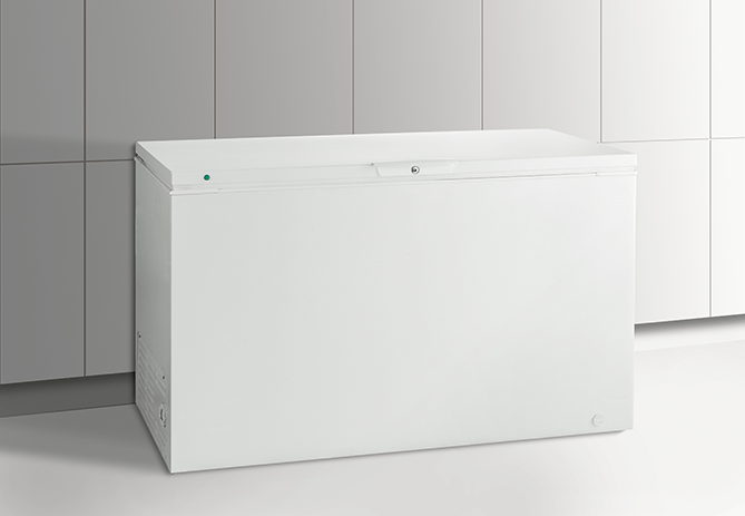 Frigidaire FFCH16M5QW Chest Freezer - Thumbnail 3