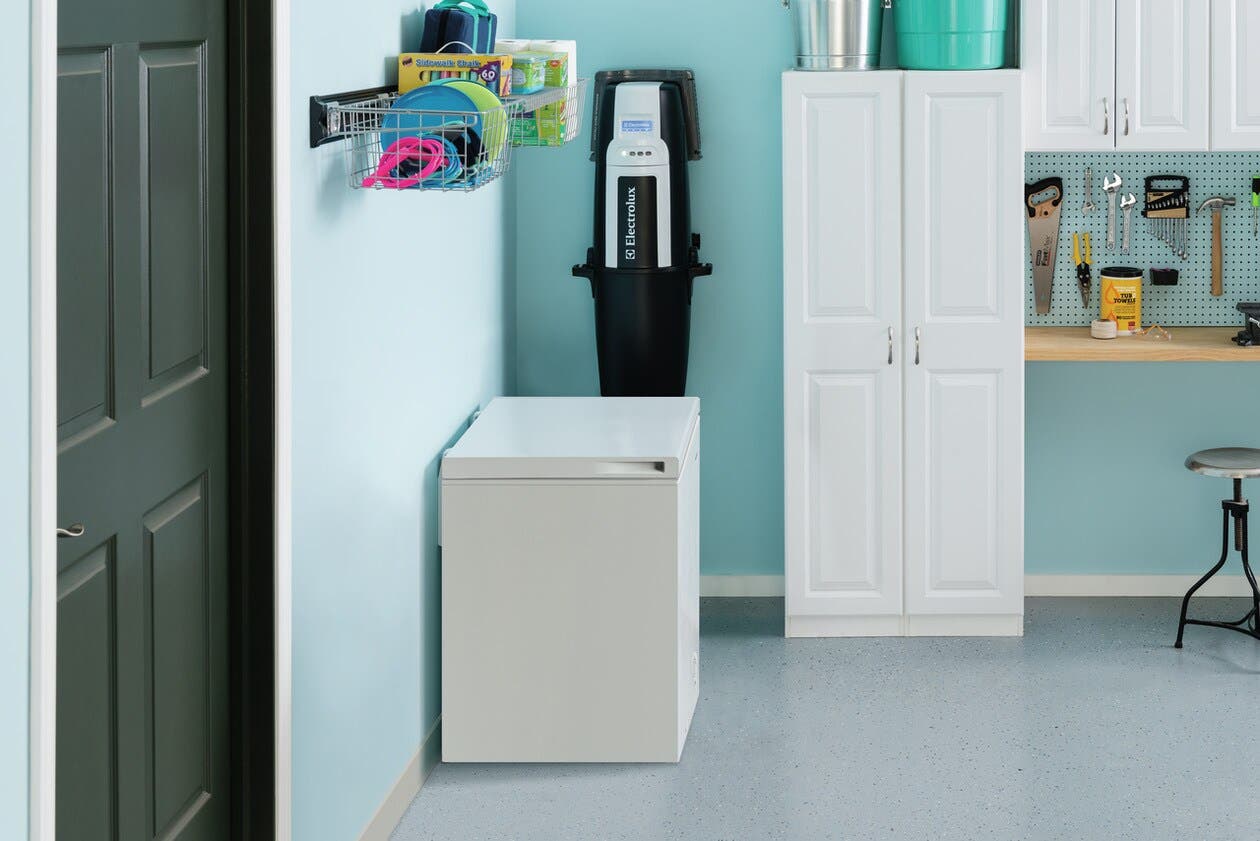 Frigidaire FFFC05M2UW 5 Cu. Ft., 29 Inch