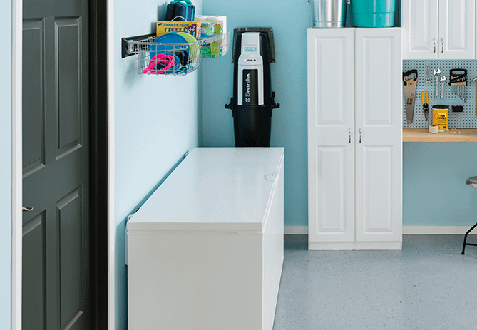 Frigidaire FFFC18M4RW White