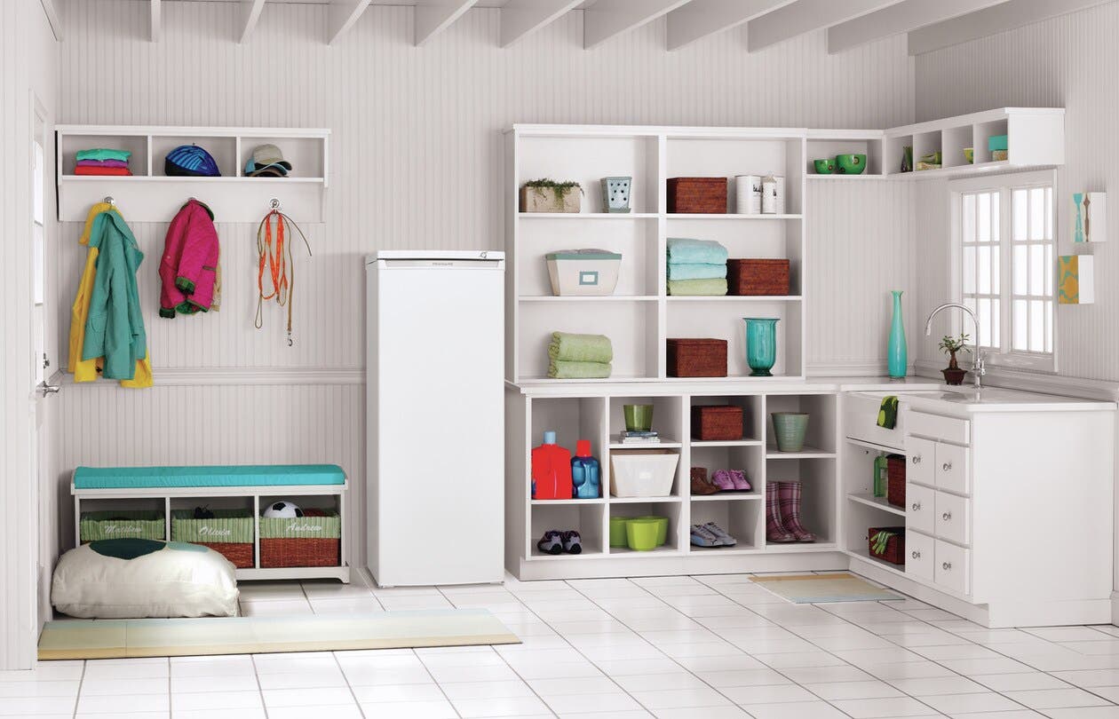 Frigidaire FFFU06M1TW White