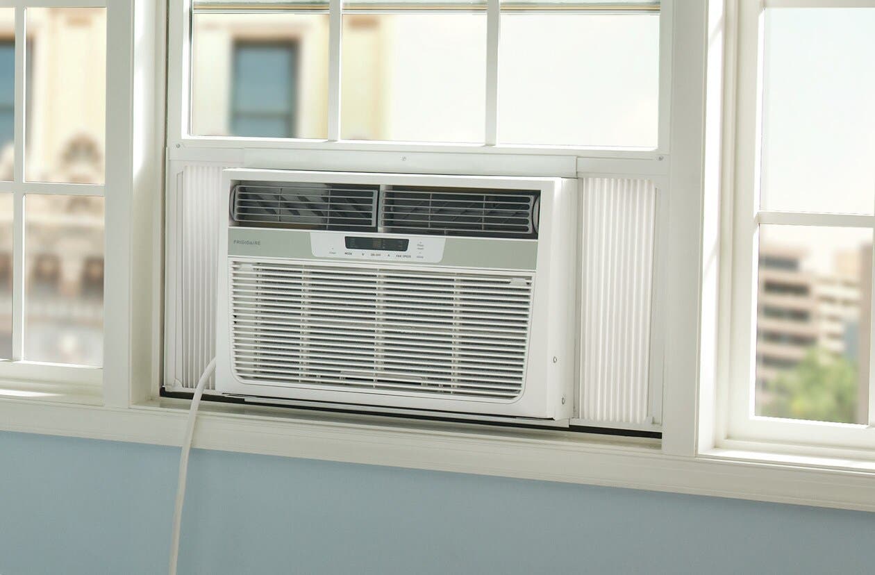Frigidaire FFRH1122U1 White
