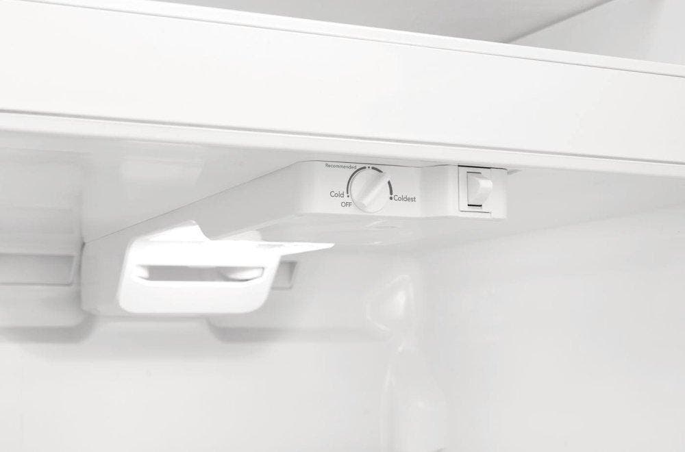 Frigidaire FFTR1814VW White