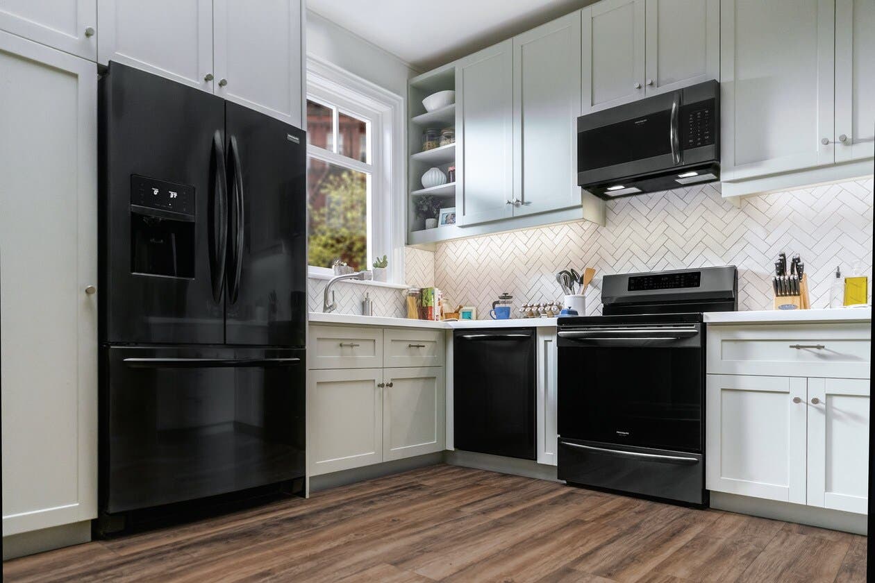 Frigidaire FGHD2368TD Black Stainless Steel