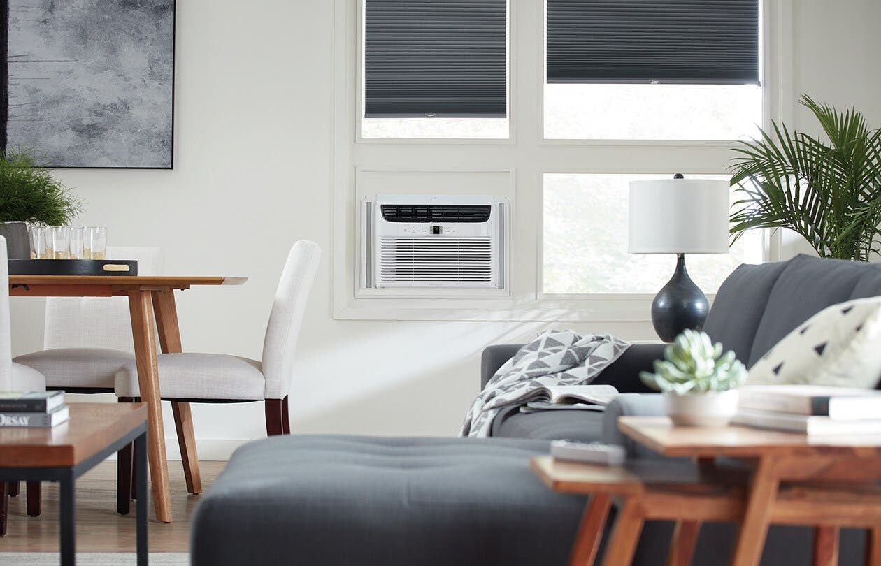 Frigidaire FHWW153WB1 White