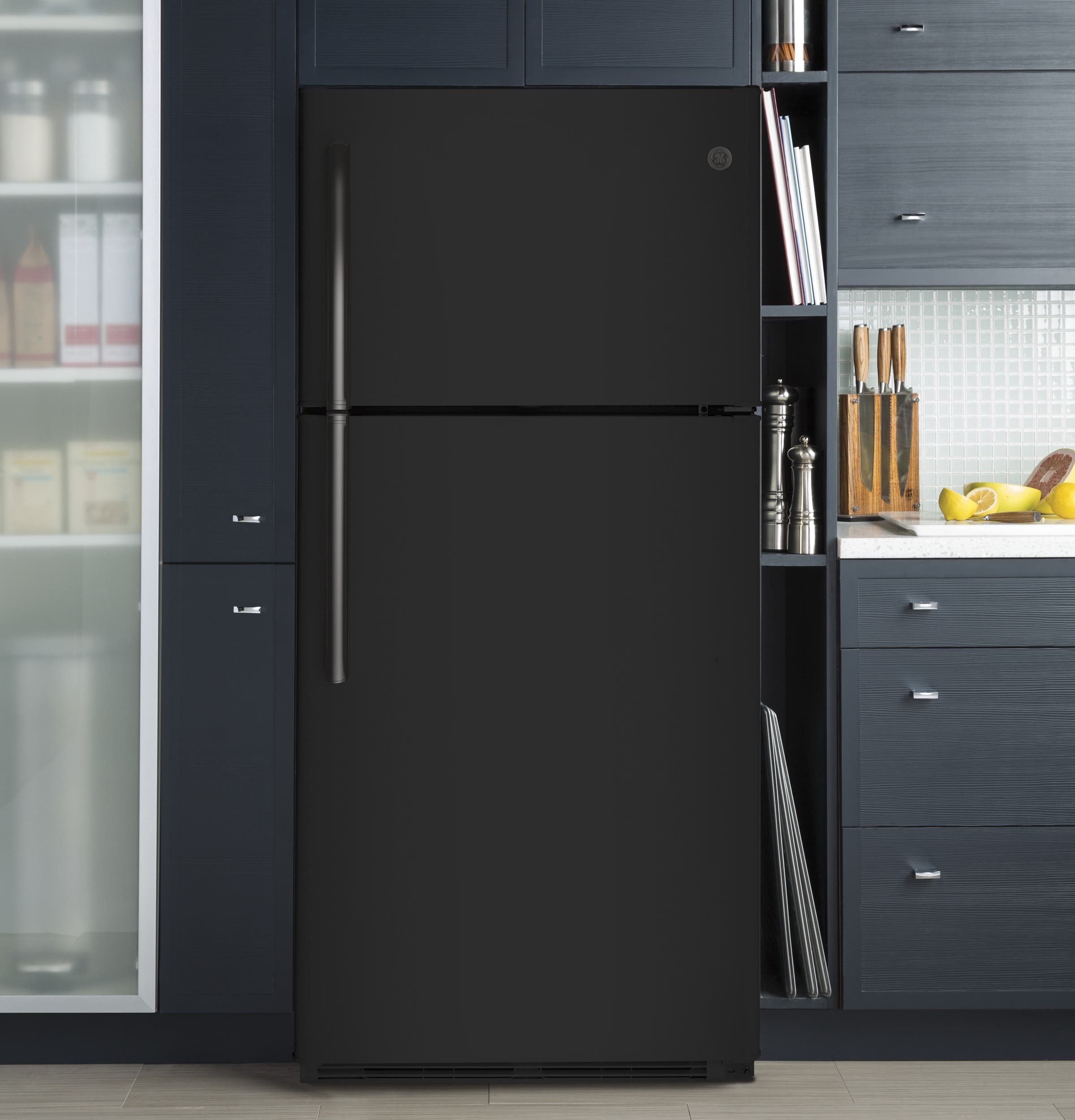 GE GTS18FGLBB Black