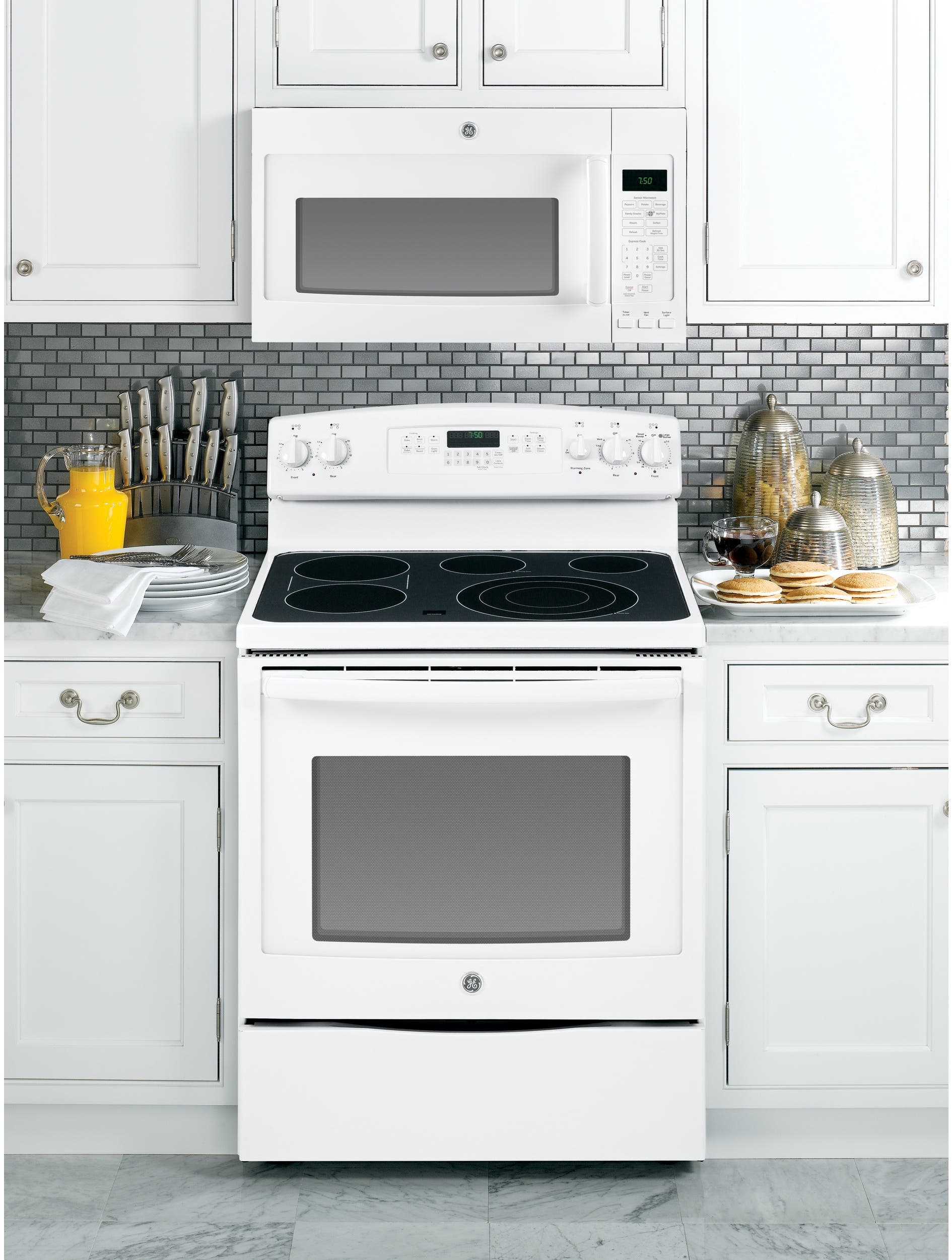 GE JNM7196DFWW White
