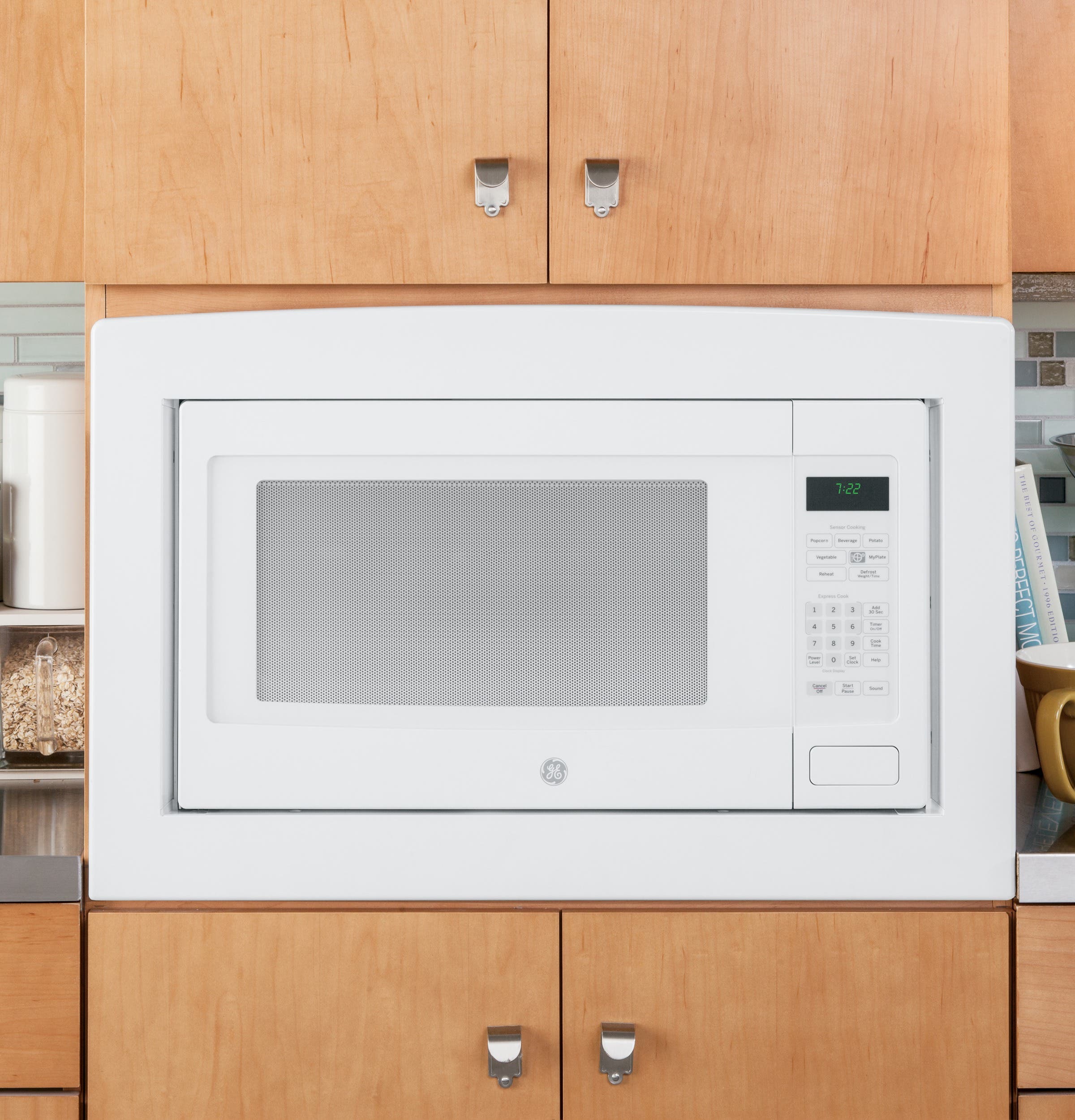 GE PEB7226DFWW White