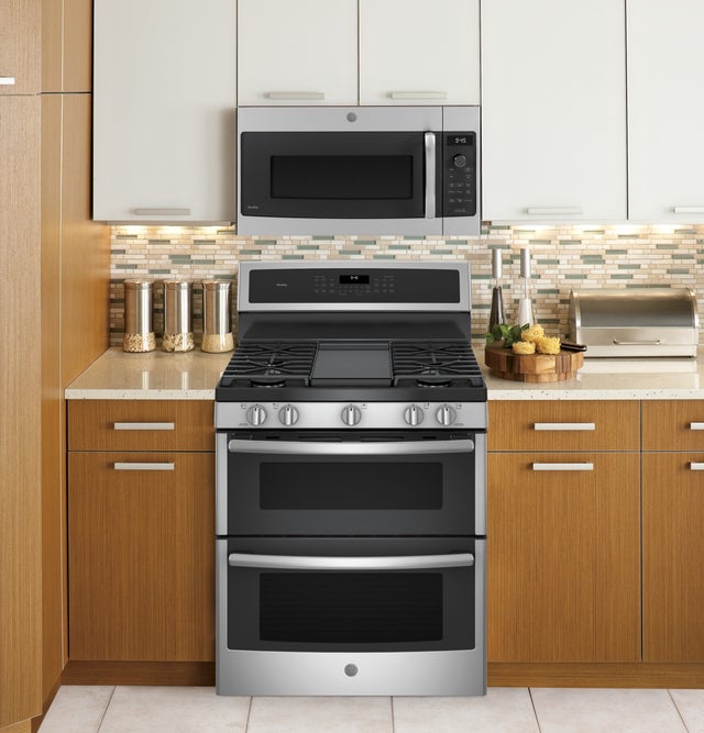 GE PGB945SEFSS 30" Freestanding Gas Range with 5 Sealed Burners, ...