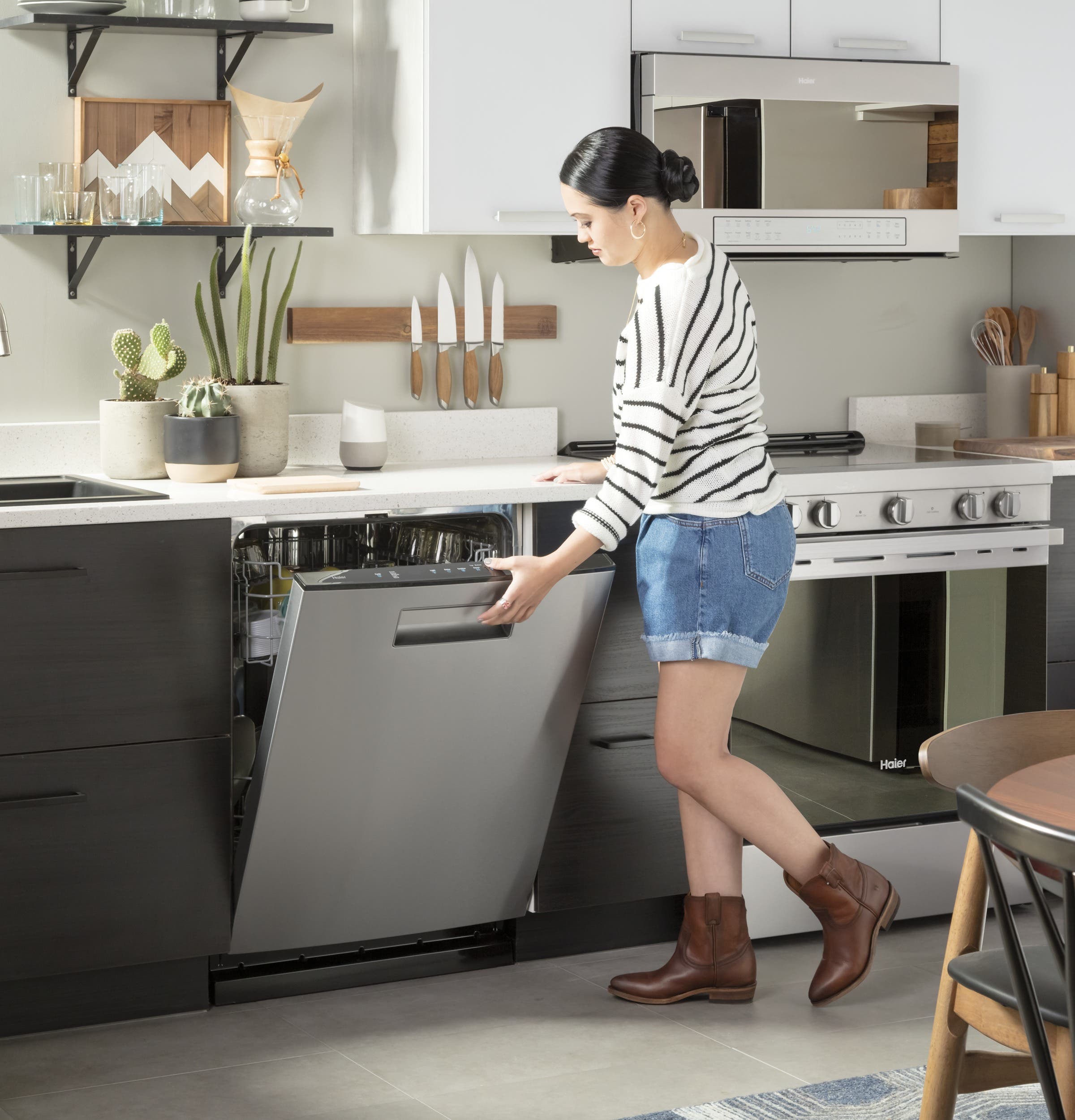 Haier QDP555SYNFS Stainless Steel, Fingerprint Resistant