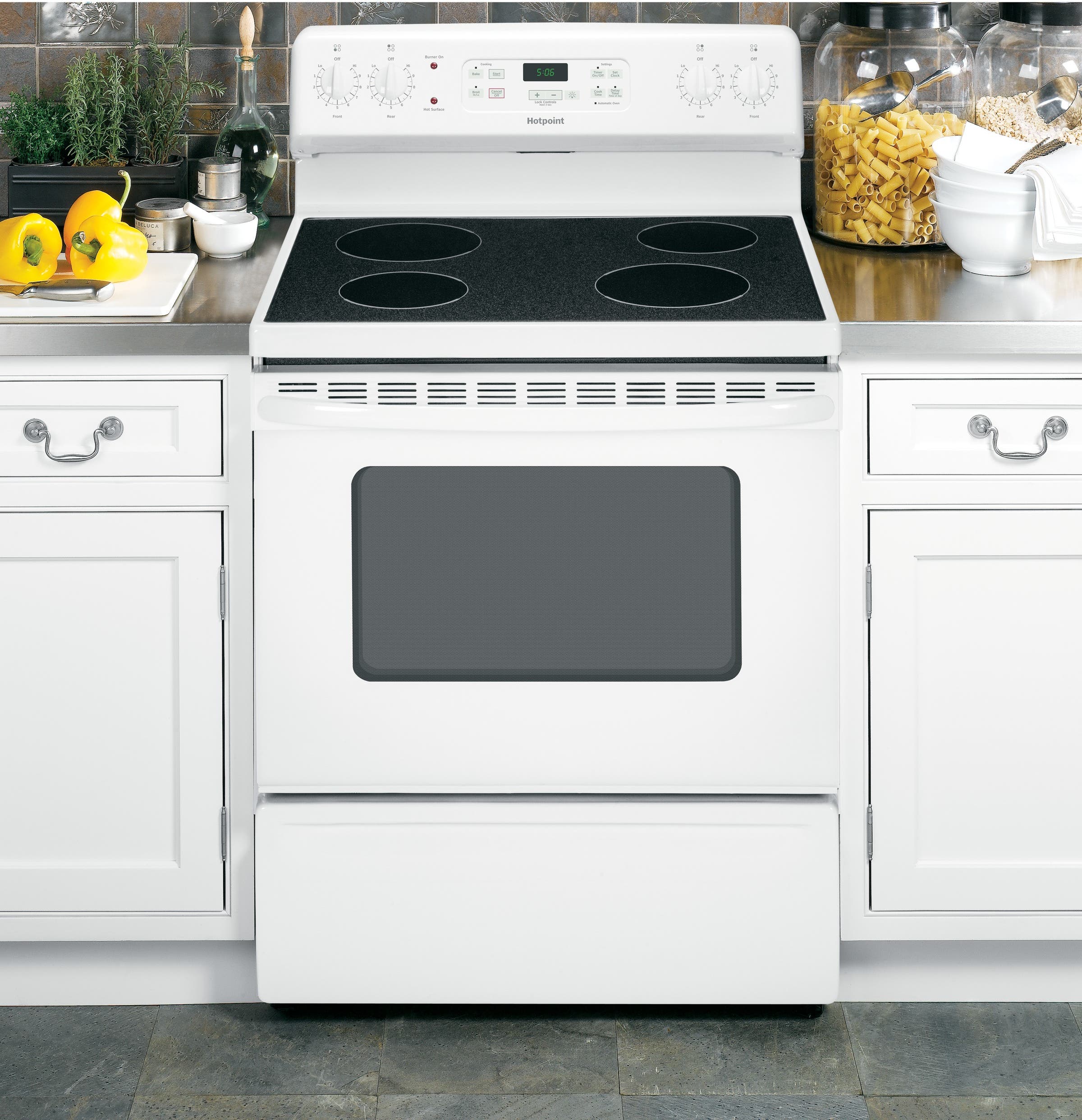 Hotpoint RB560DHWW White