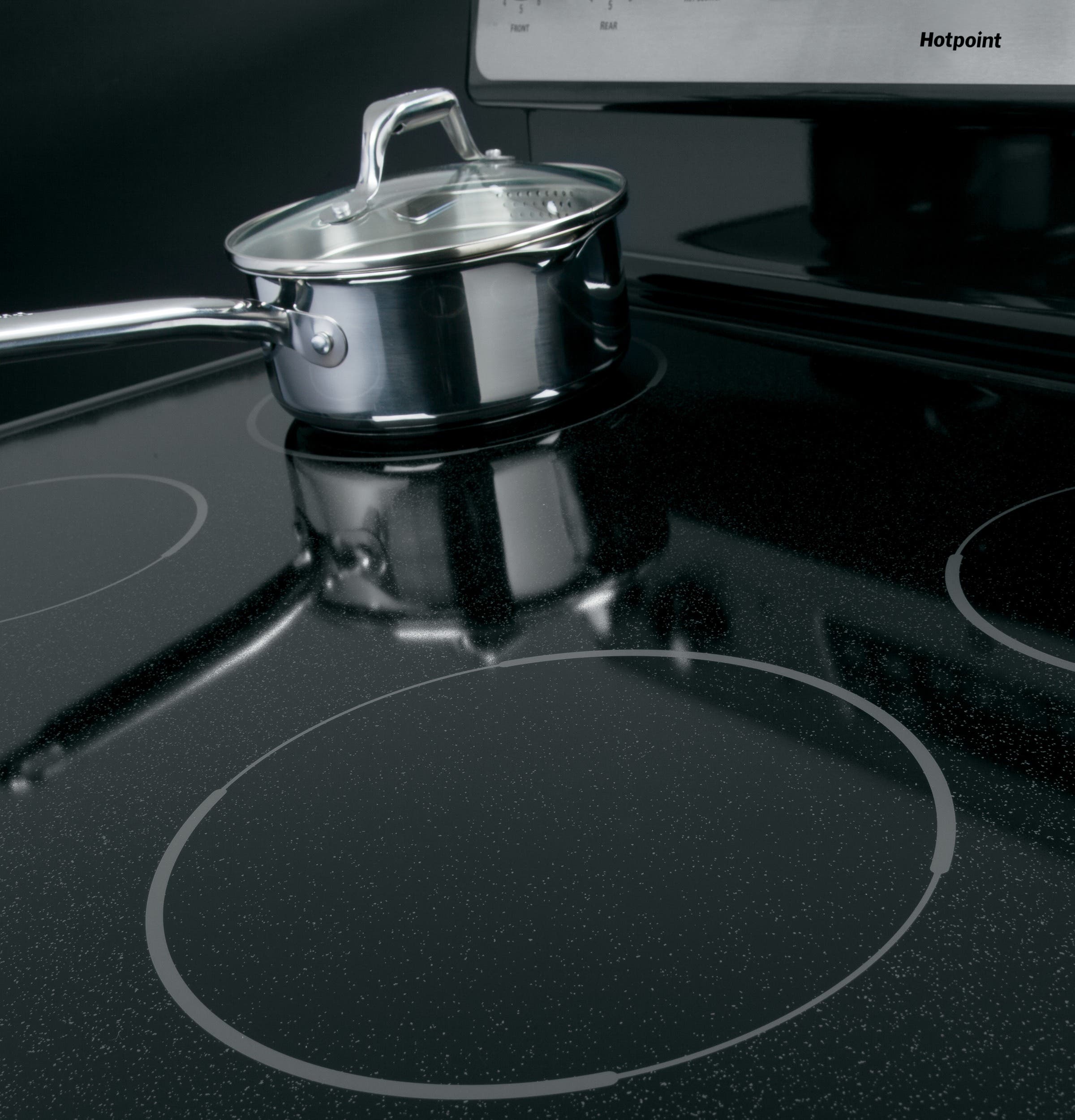 Hotpoint RB780RHSS 30 Inch Freestanding Electric Range