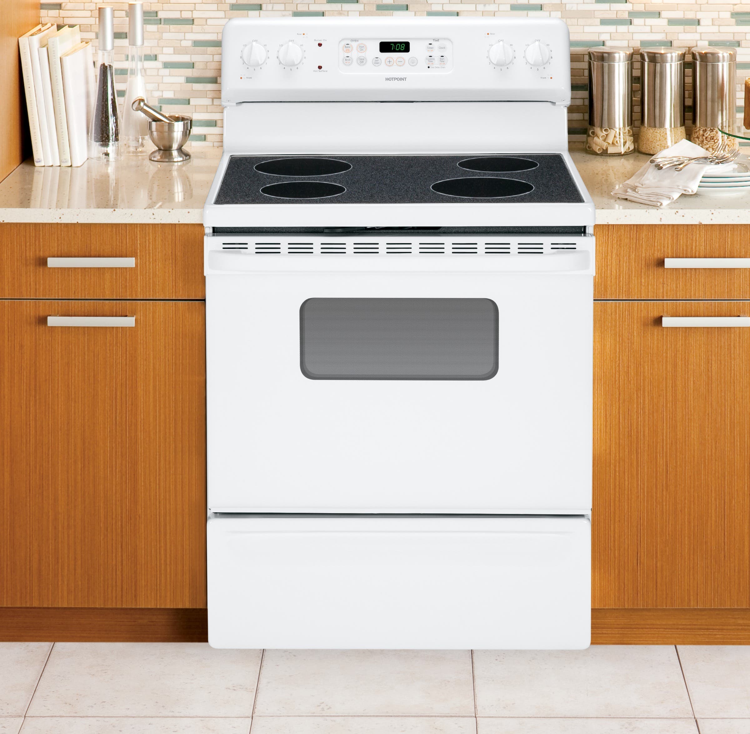 Hotpoint RB787DPWW White