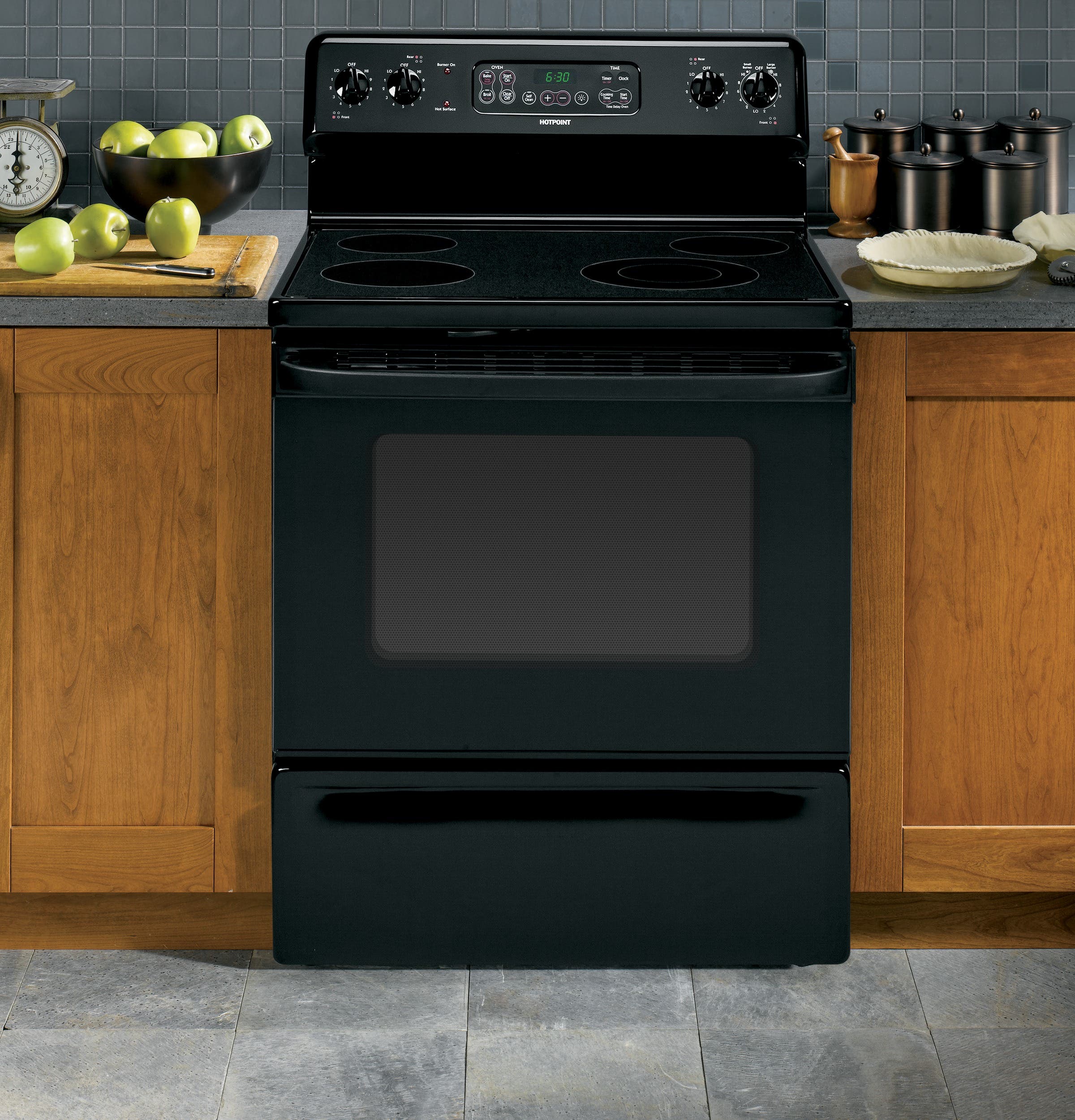 Hotpoint RB790DTBB Black