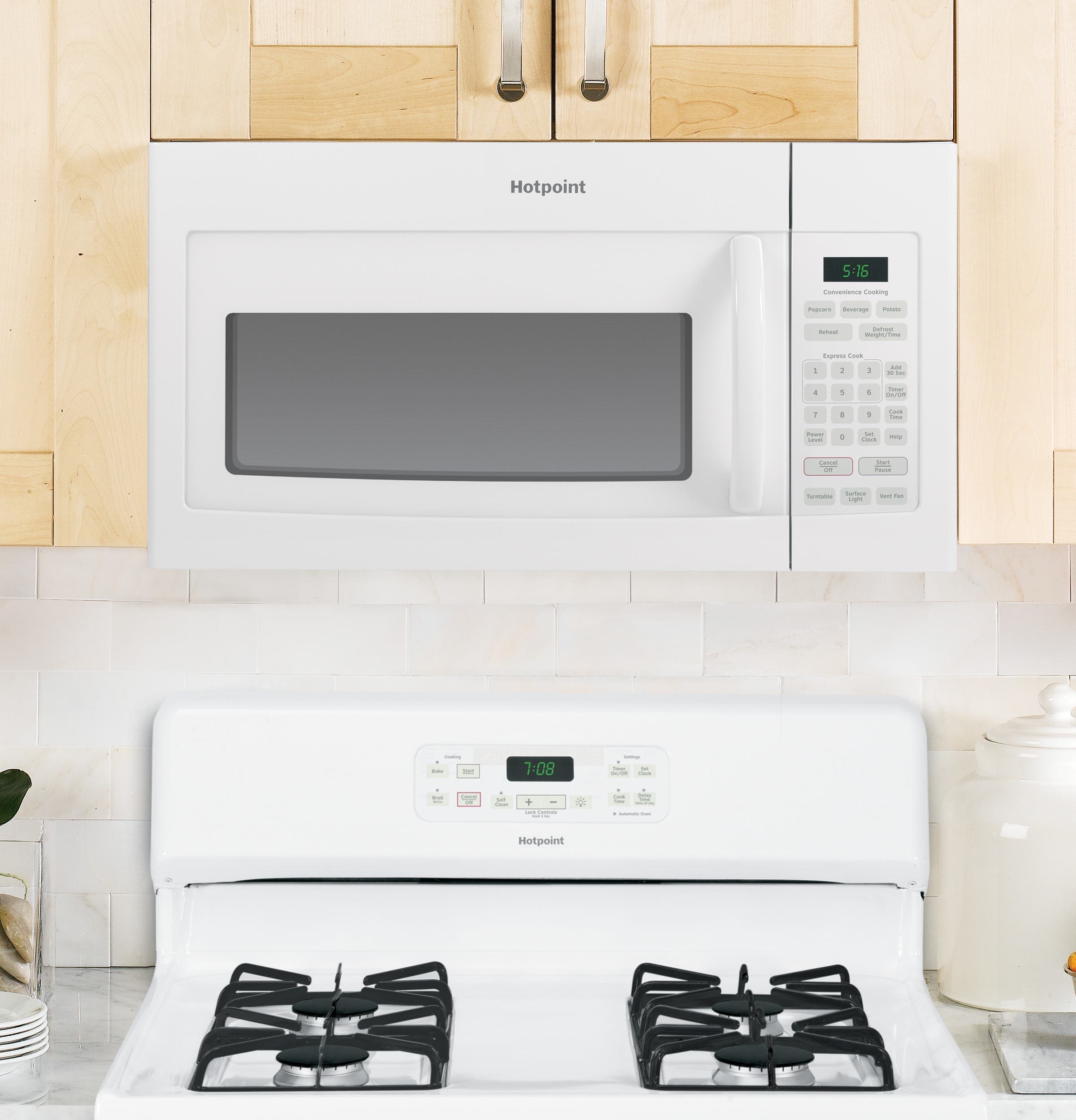 Hotpoint RGB780DEHWW White On White