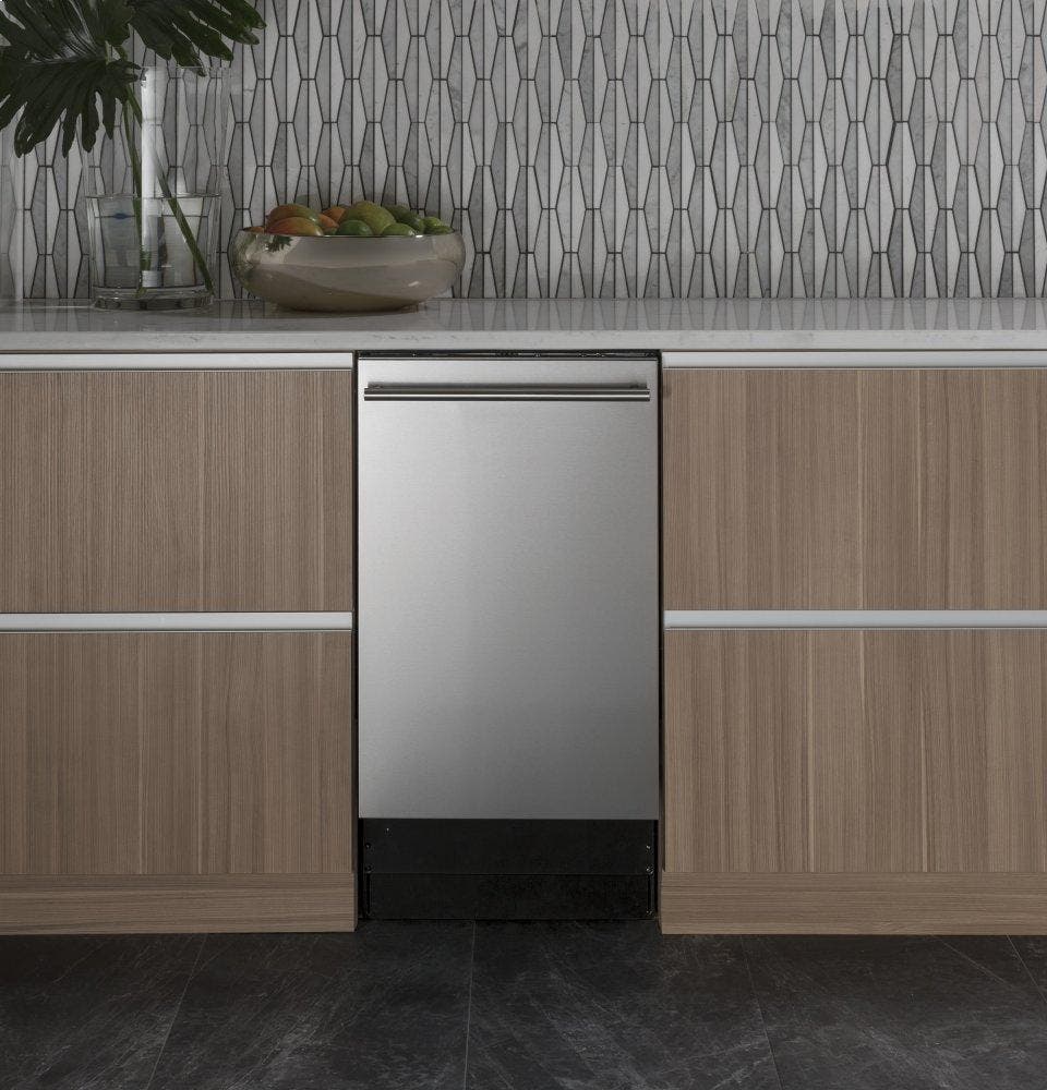 Monogram ZDT165SSLSS Stainless Steel