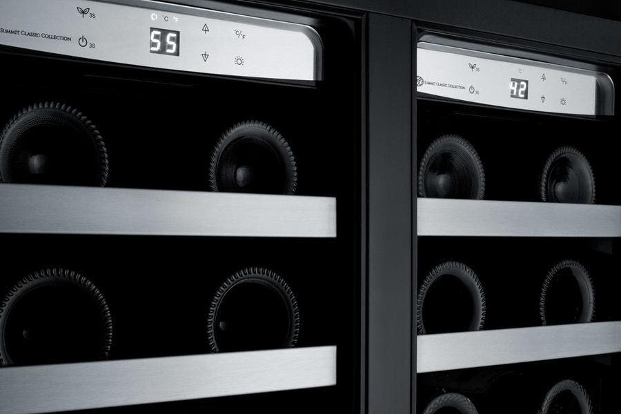 Summit CL241WBV 24" Beverage Center