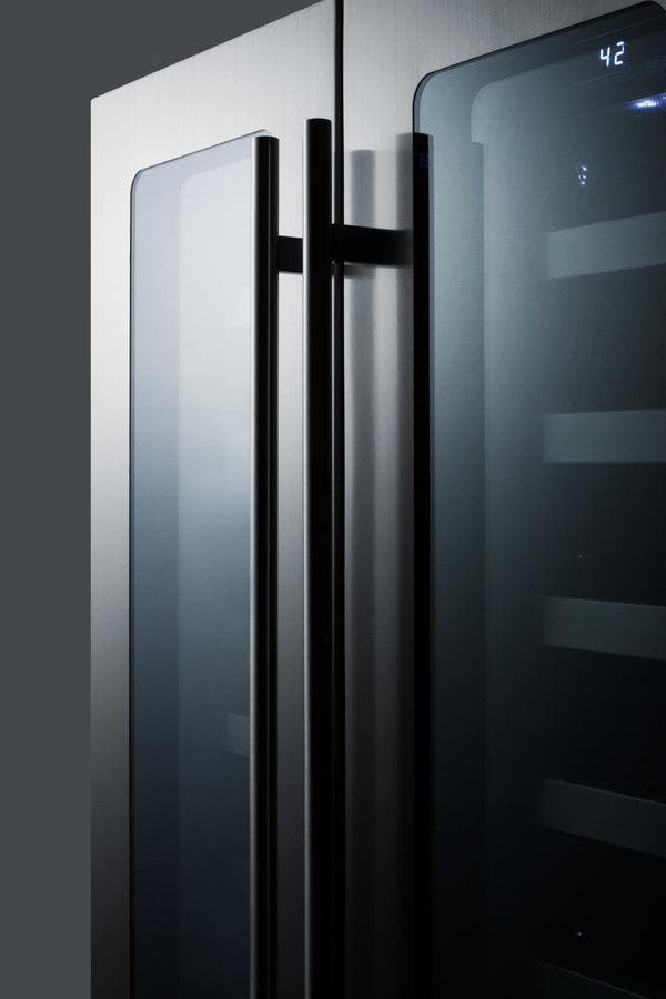 Summit CL241WBV 24" Beverage Center