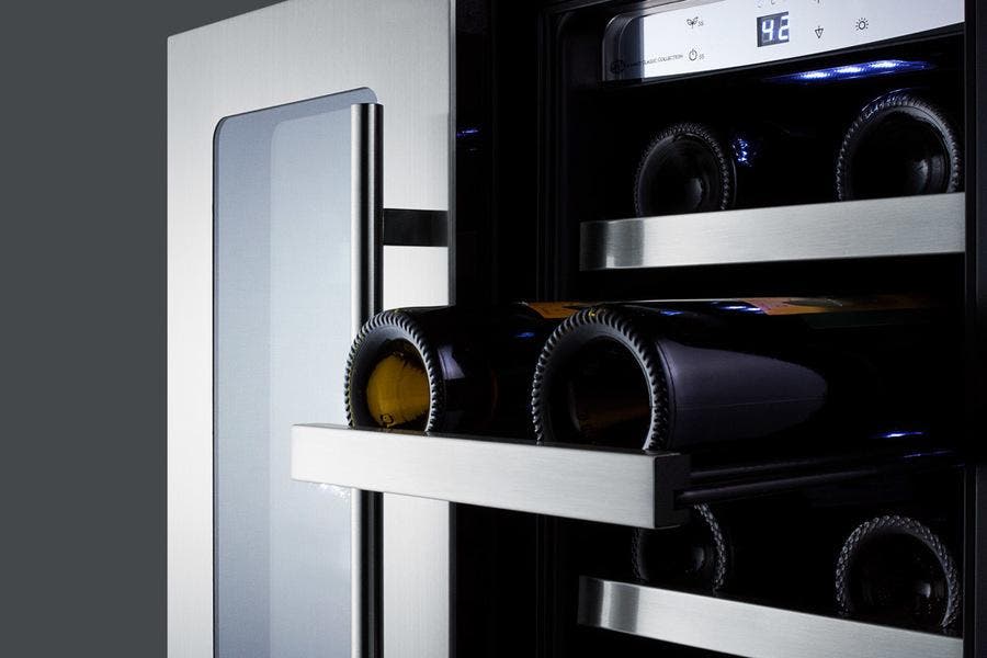 Summit CL241WBV 24" Beverage Center