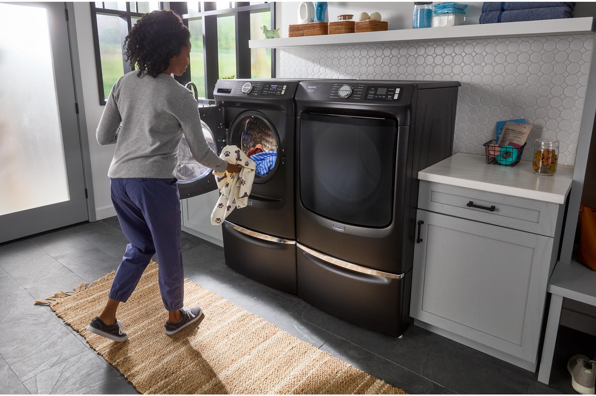 Maytag MED7020RU Volcano Black